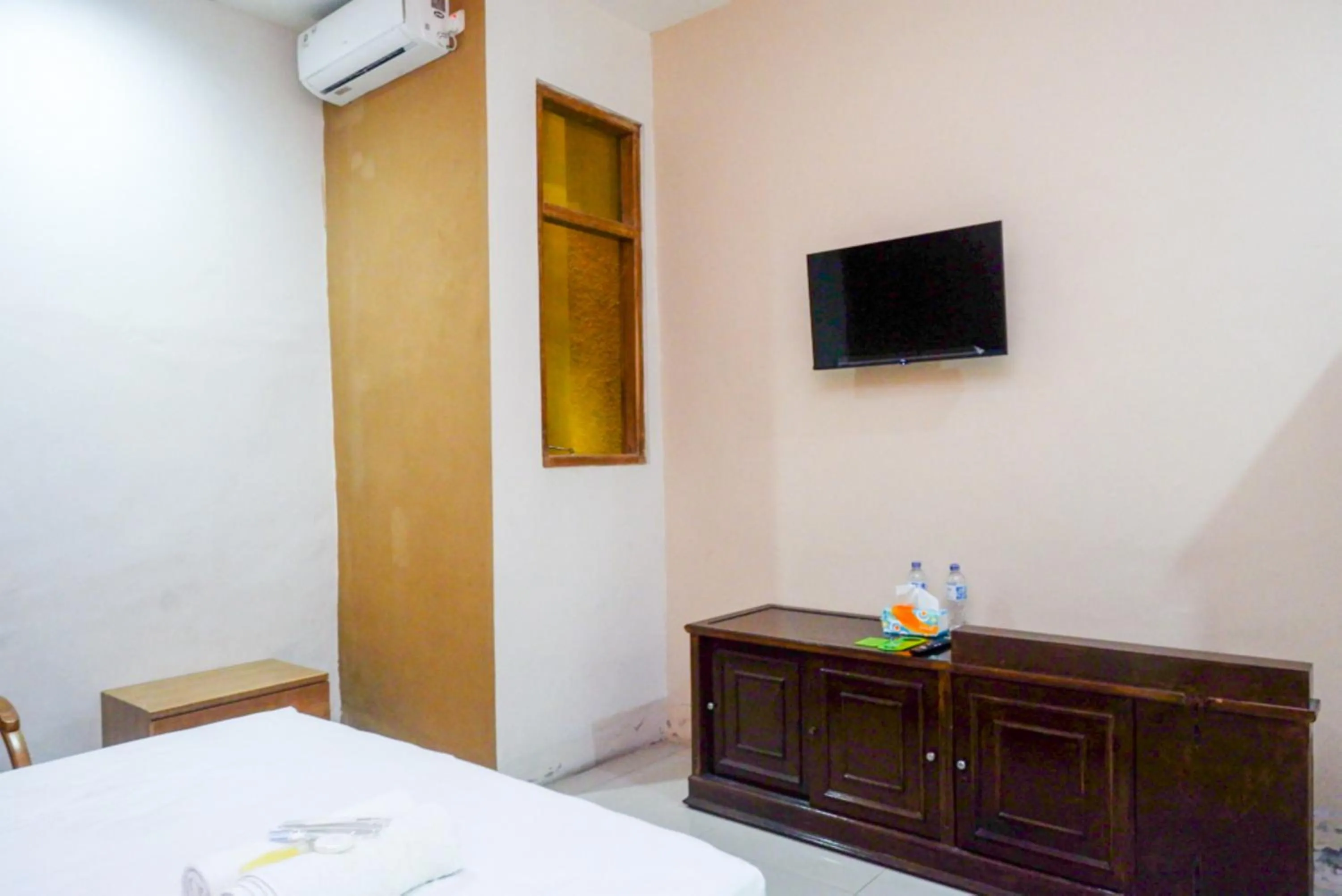 Urbanview Hotel Blok O International by RedDoorz