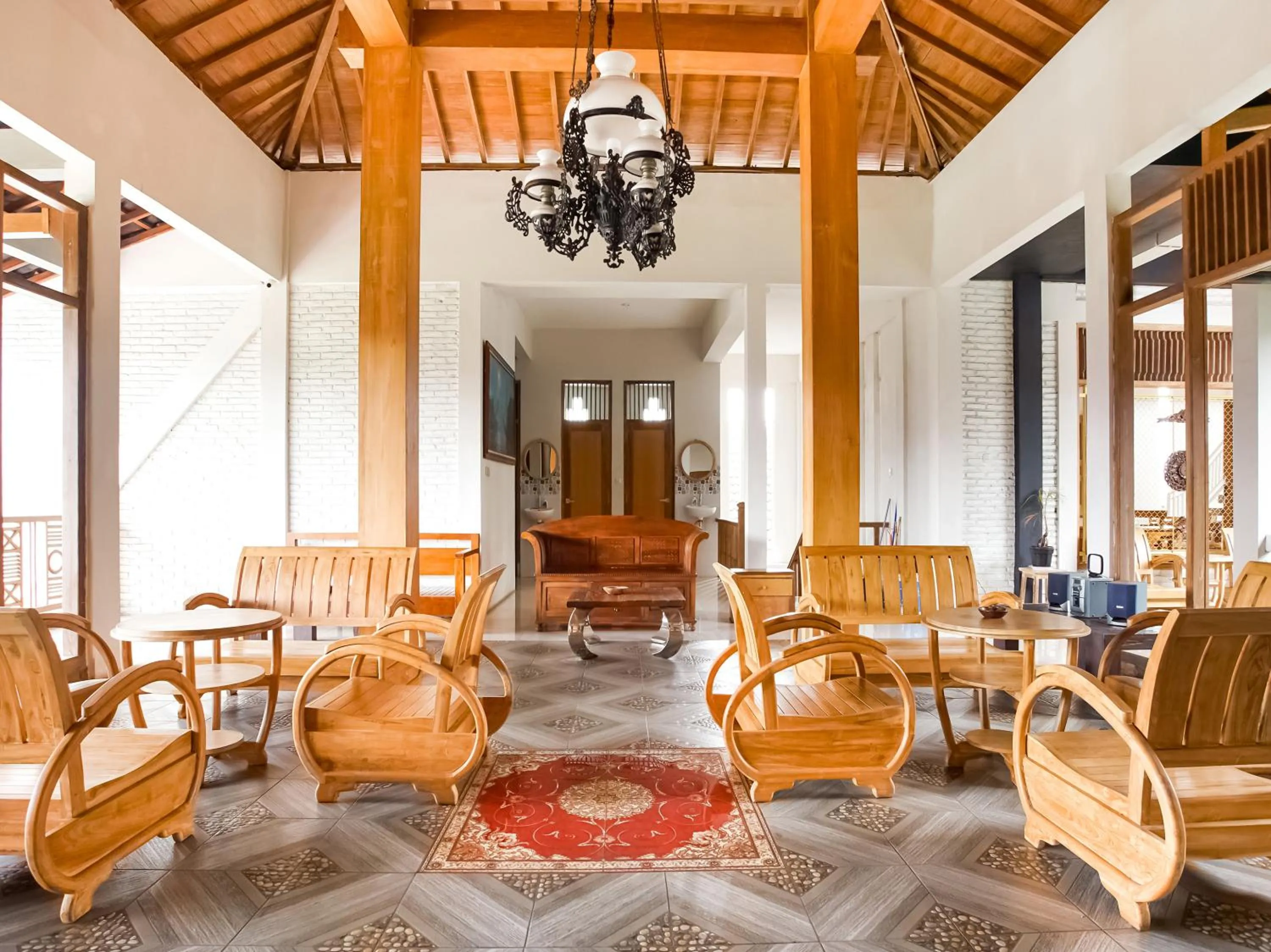 Area and facilities in Urbanview Hotel Blok O International by RedDoorz