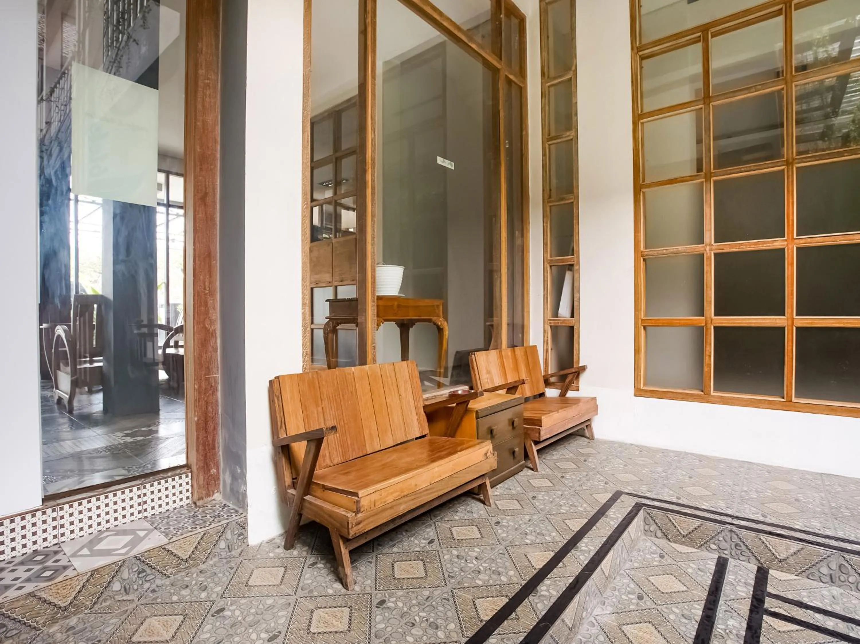 Area and facilities in Urbanview Hotel Blok O International by RedDoorz