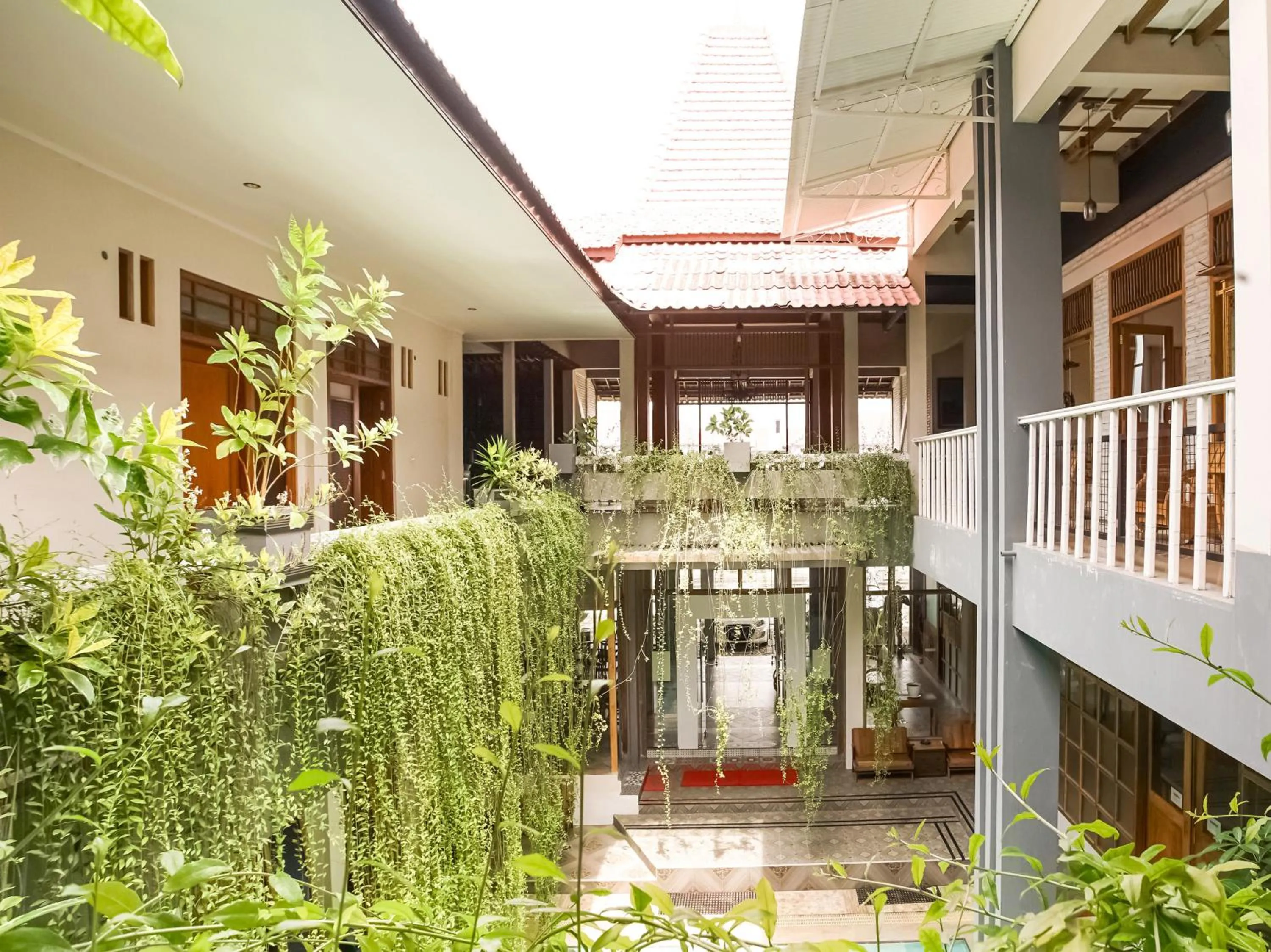 Area and facilities in Urbanview Hotel Blok O International by RedDoorz