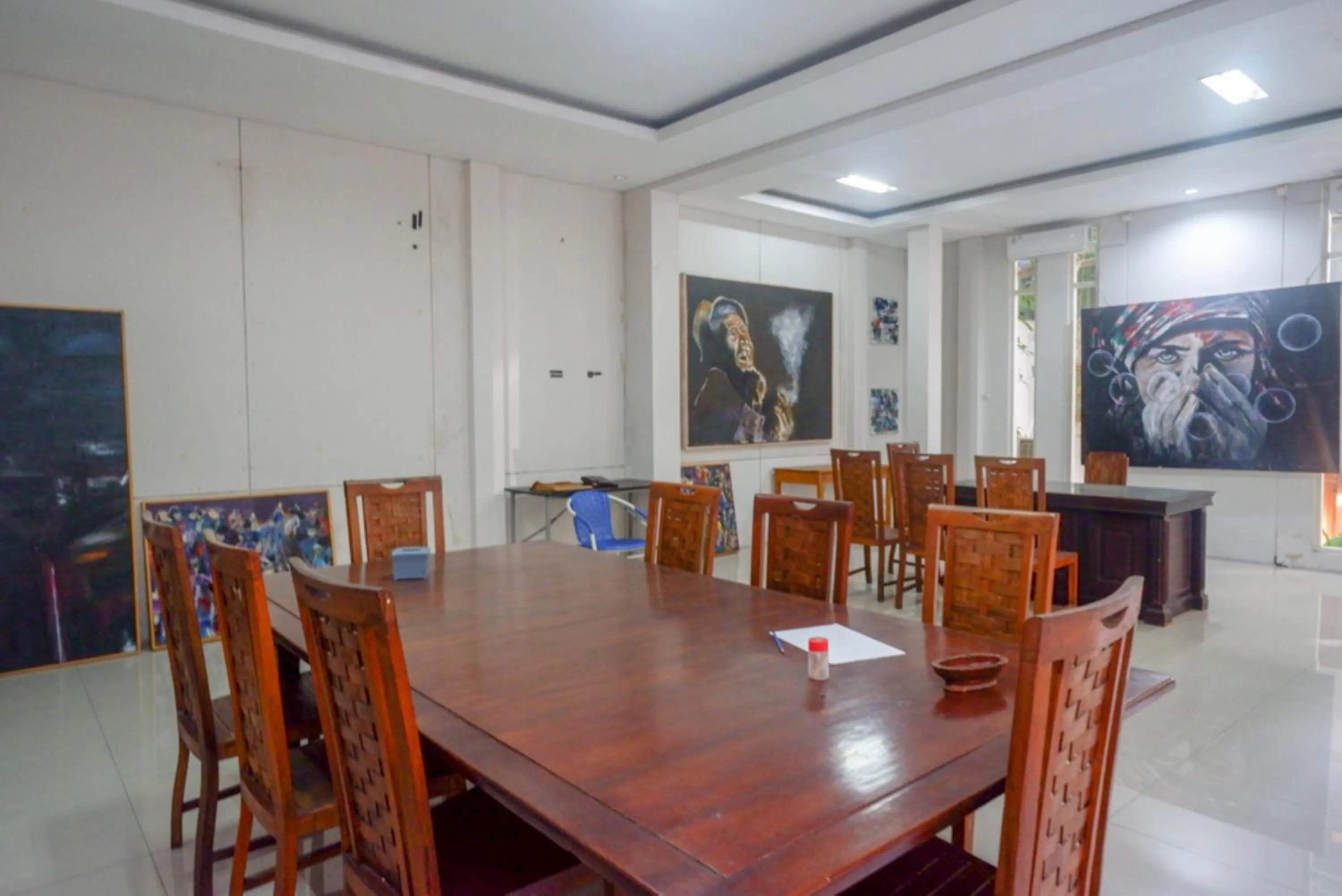 Urbanview Hotel Blok O International by RedDoorz