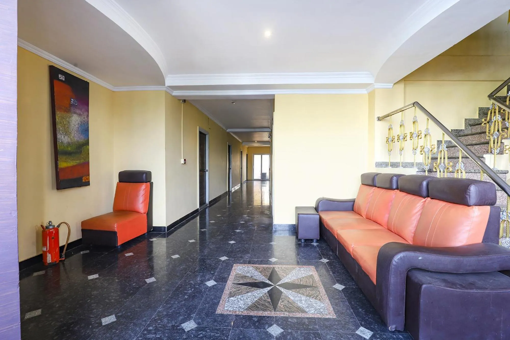 Lobby or reception in FabHotel Chamiers Park - Nandanam