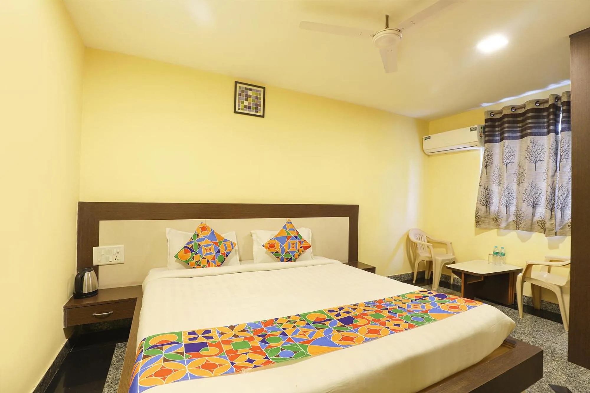 Bed in FabHotel Chamiers Park - Nandanam