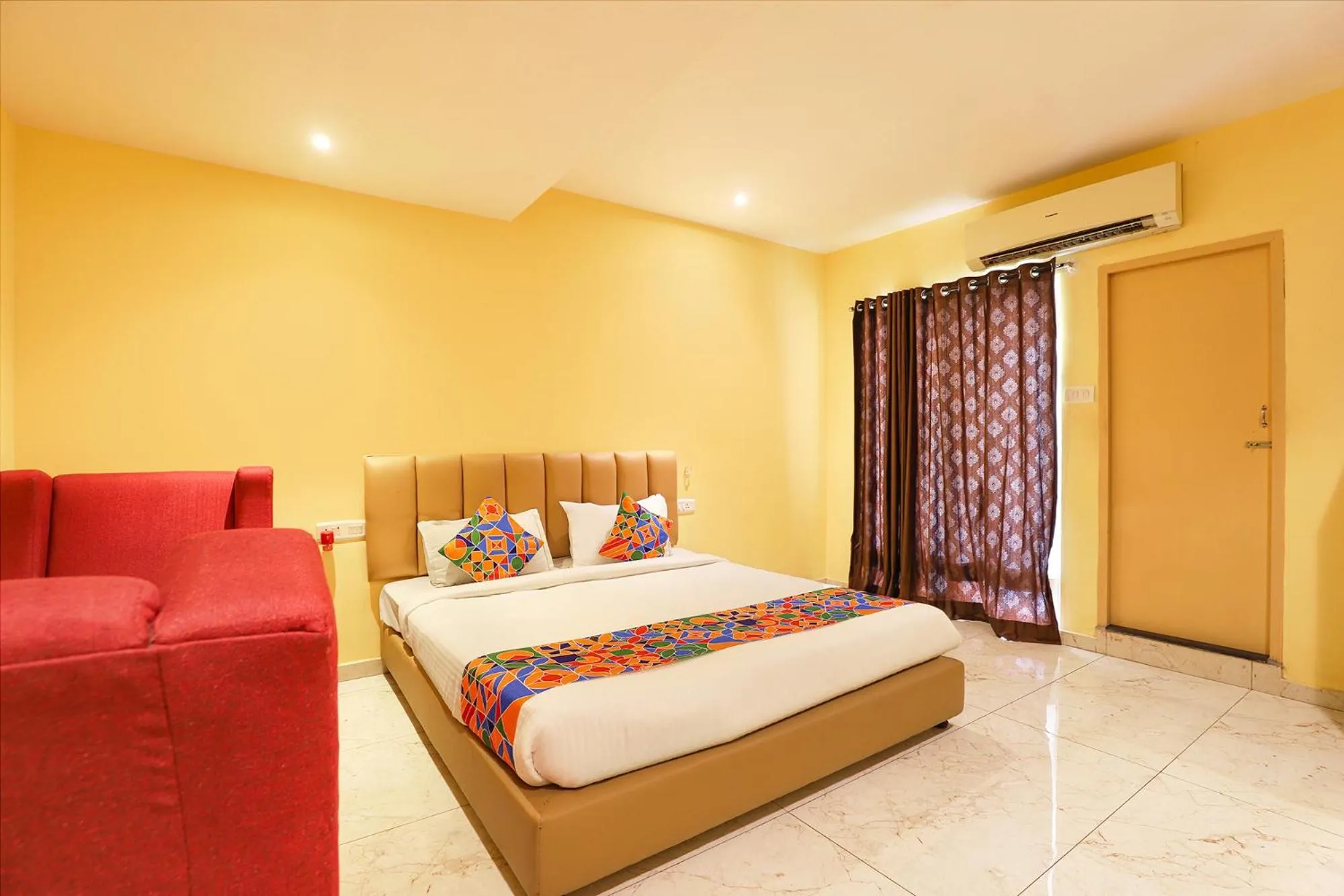 Bed in FabHotel Chamiers Park - Nandanam