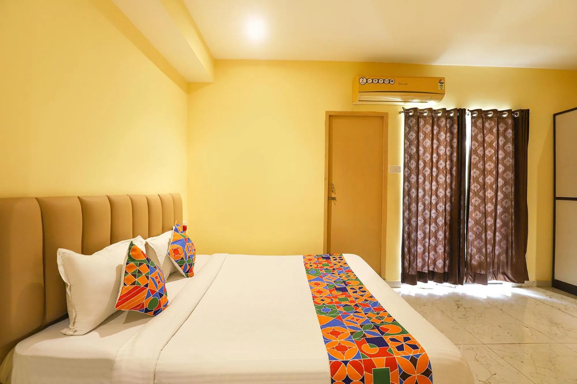 Bed in FabHotel Chamiers Park - Nandanam