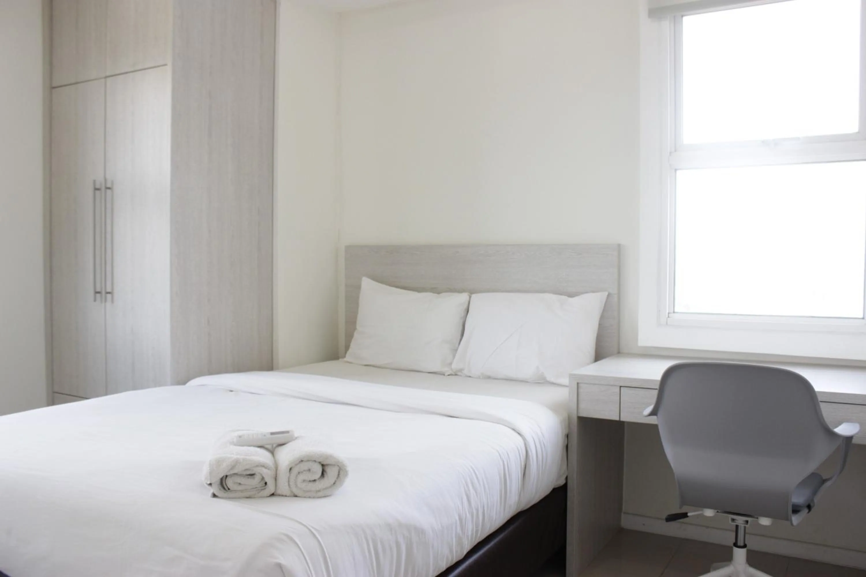 Bedroom, Bed in Spacious 3BR Apartment Parahyangan Residence near UNPAR By Travelio