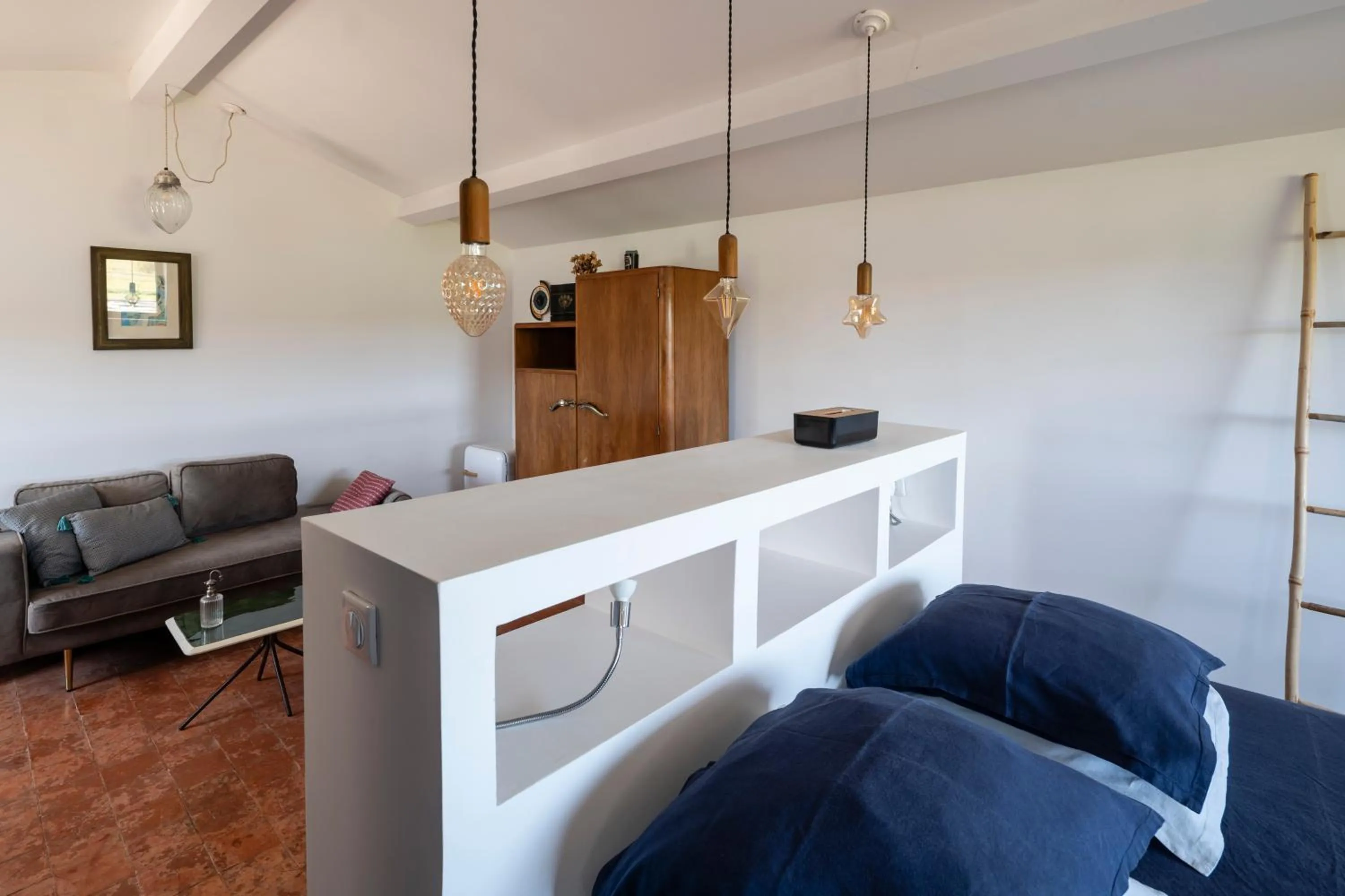 Photo of the whole room in la maiZon