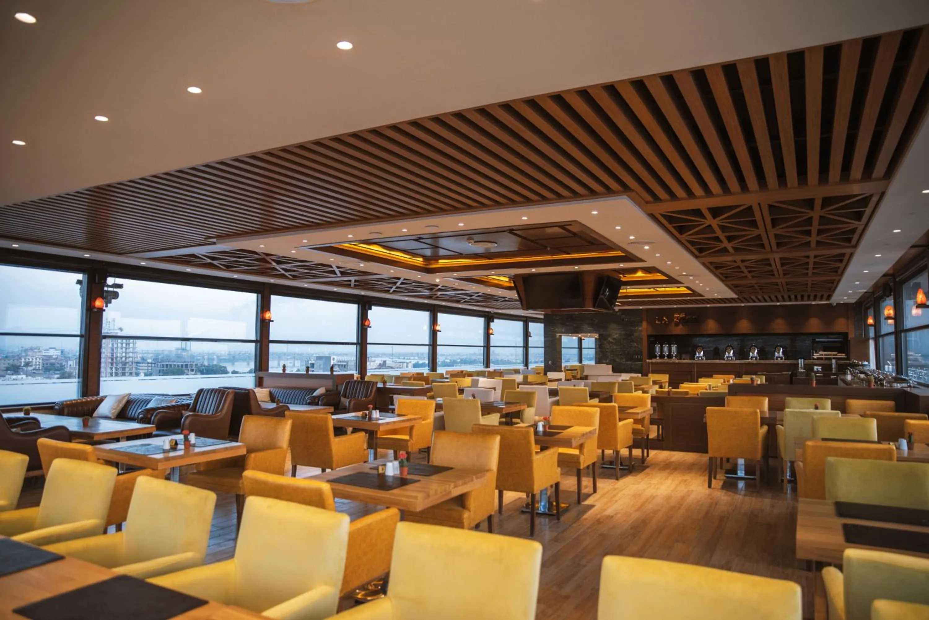 Restaurant/places to eat in Bilitom Hotel