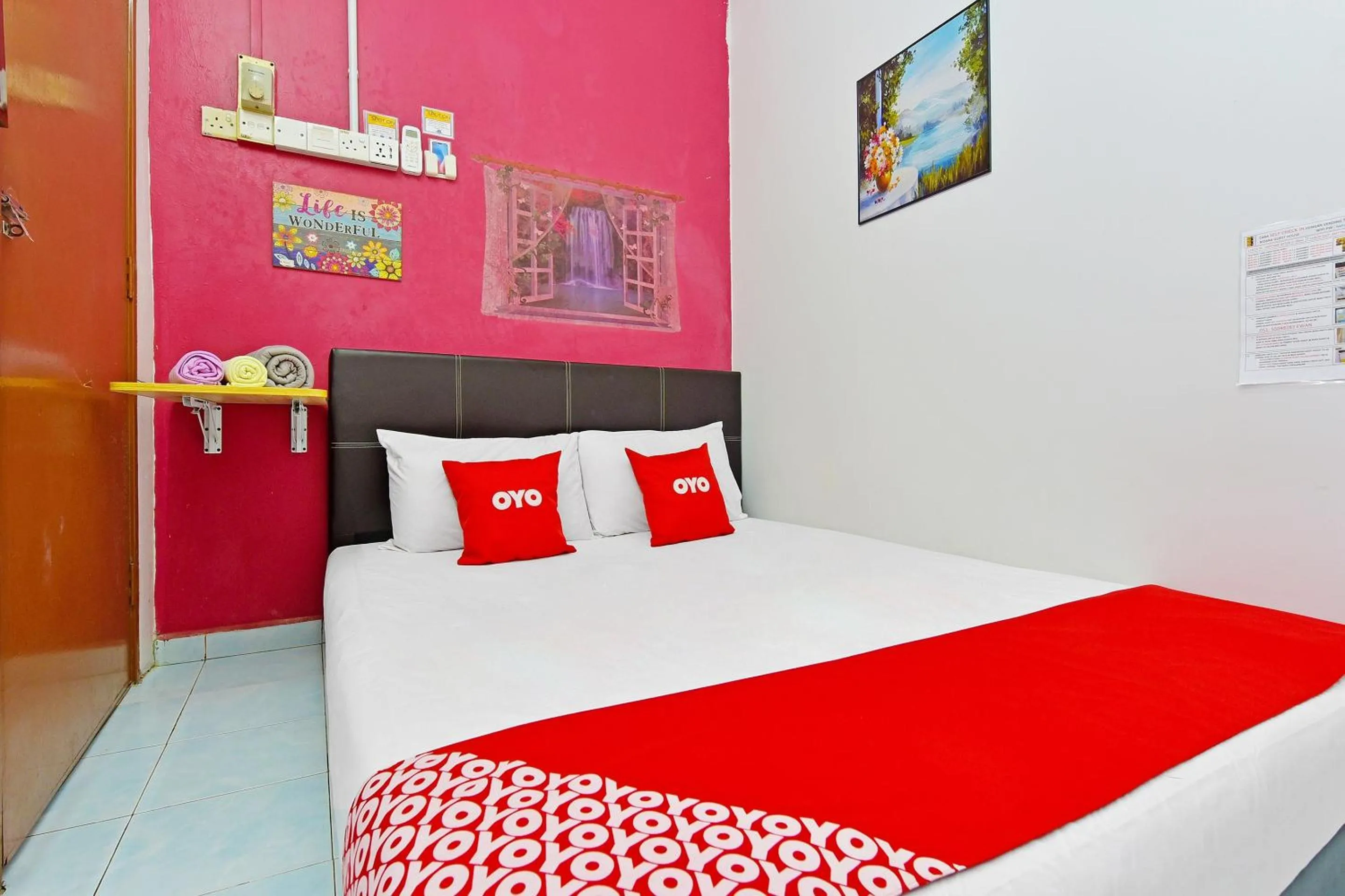 Bedroom, Bed in Hotel O Bidara Guest House