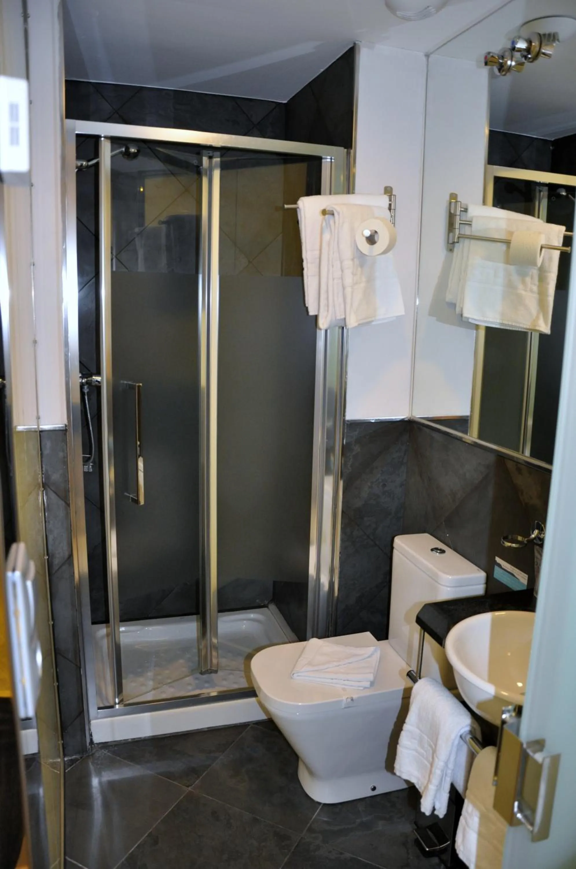 Bathroom in Hosteria Santander