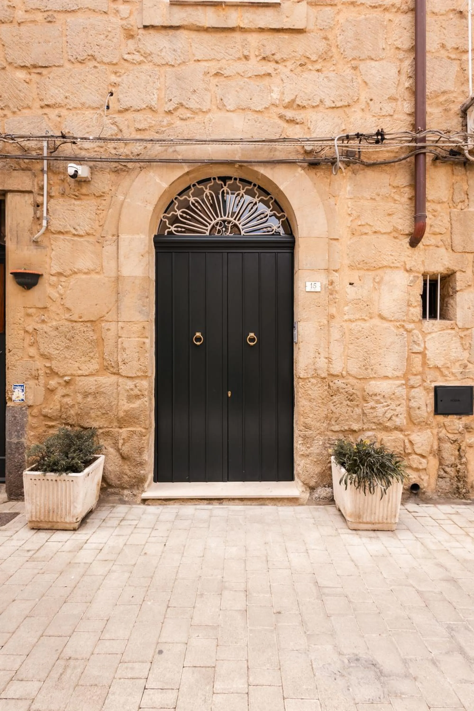 Facade/entrance in Bianko EcoChic