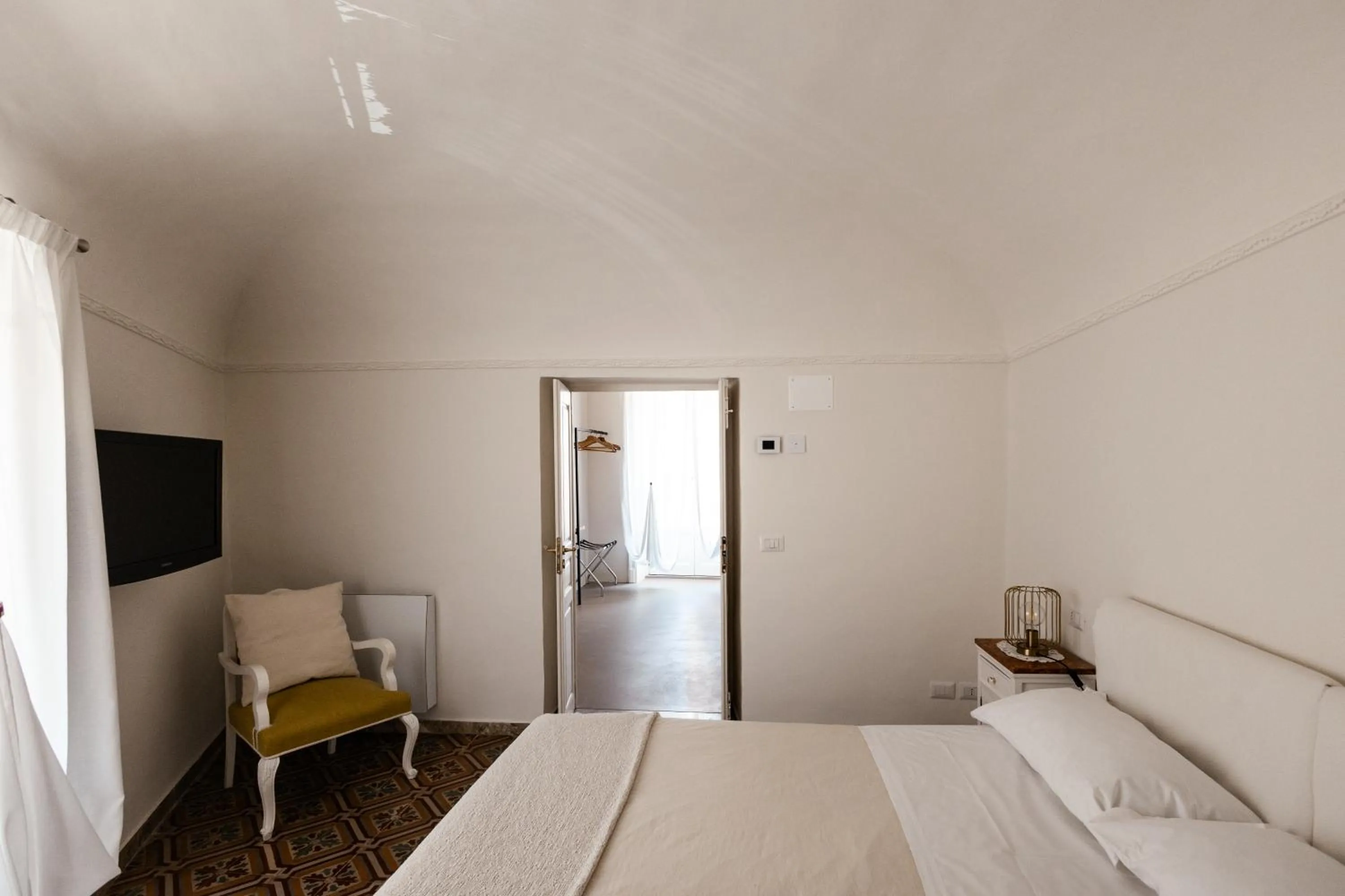 TV and multimedia, Bed in Bianko EcoChic