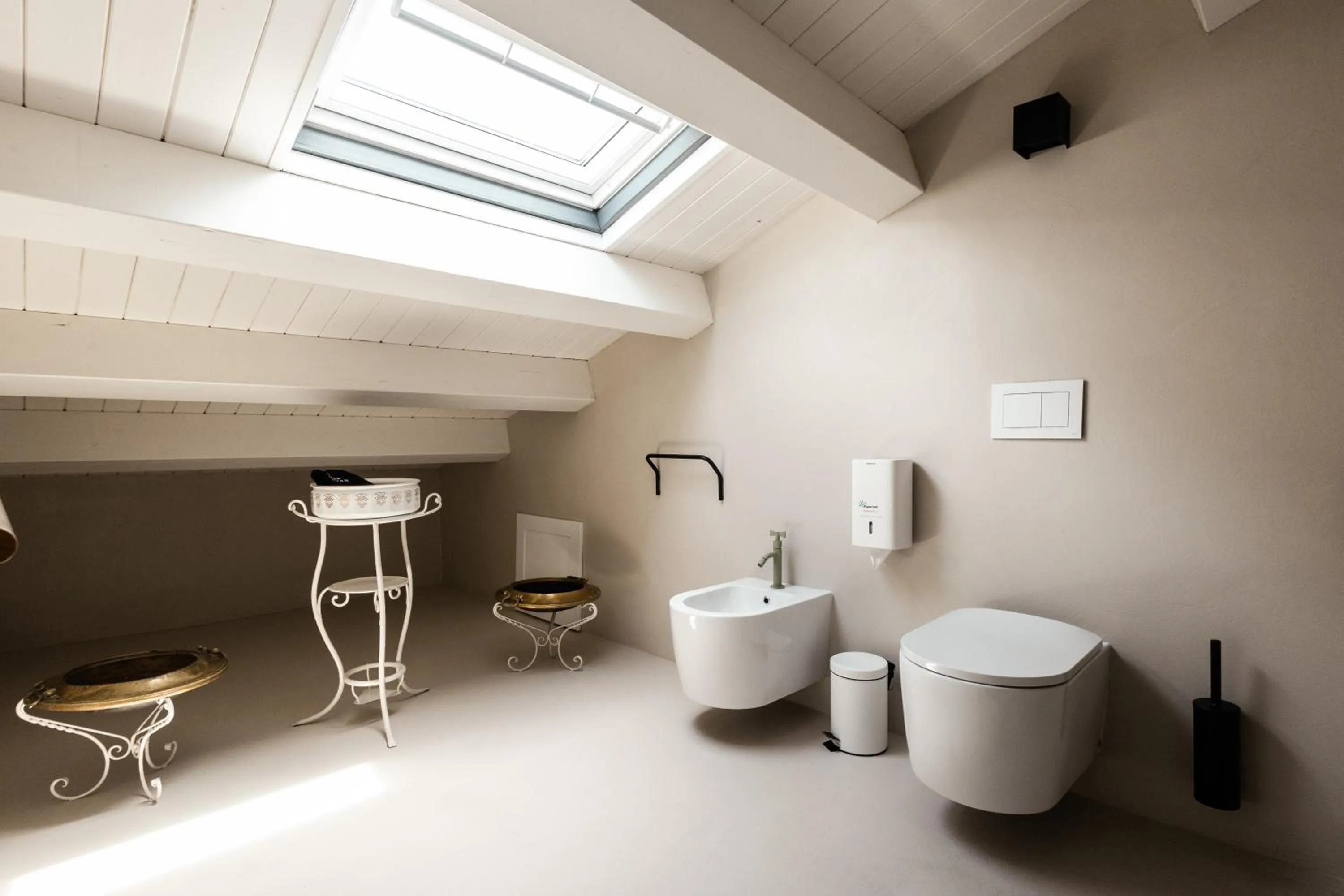 Toilet in Bianko EcoChic