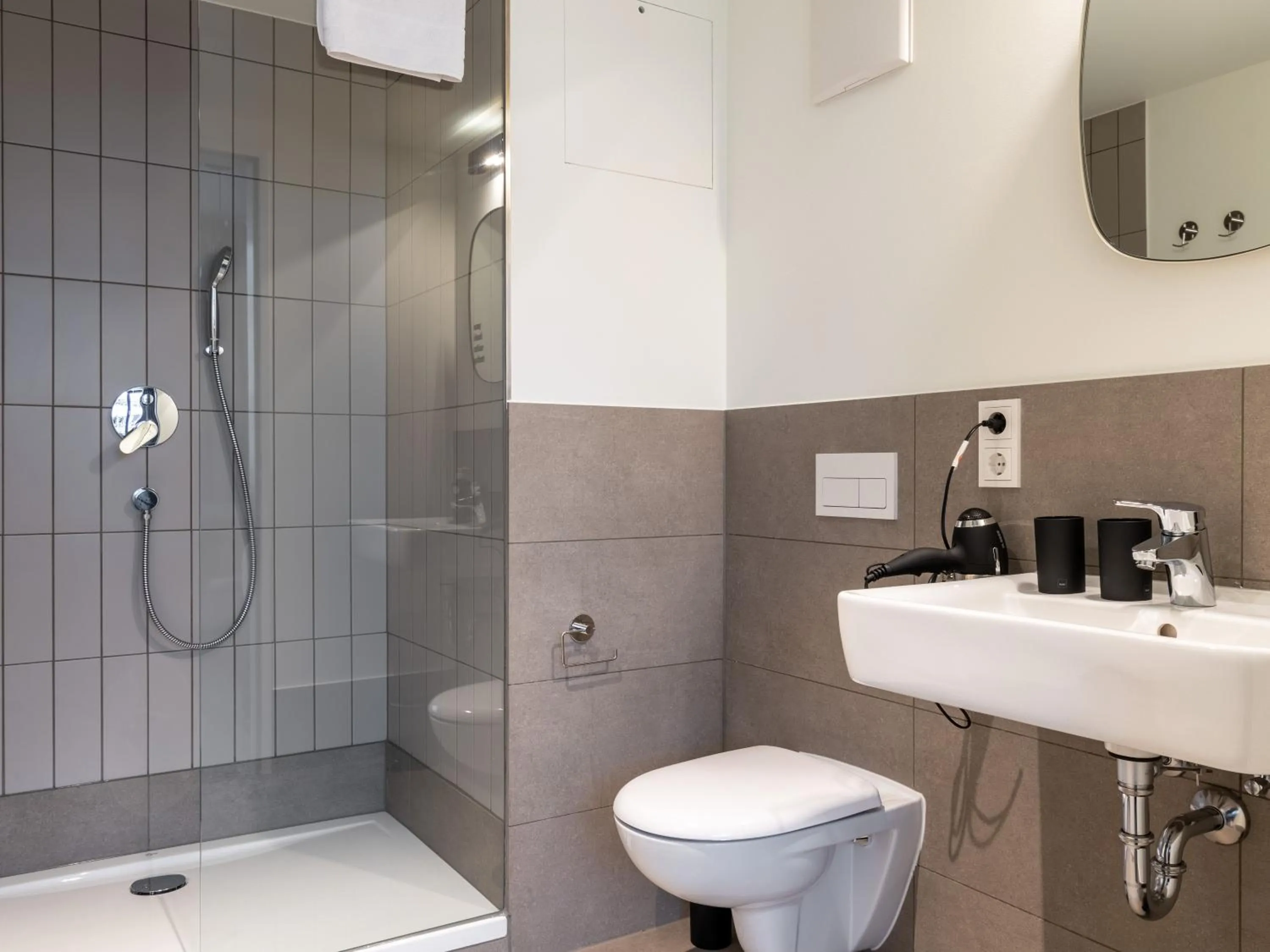 Shower in Limehome München