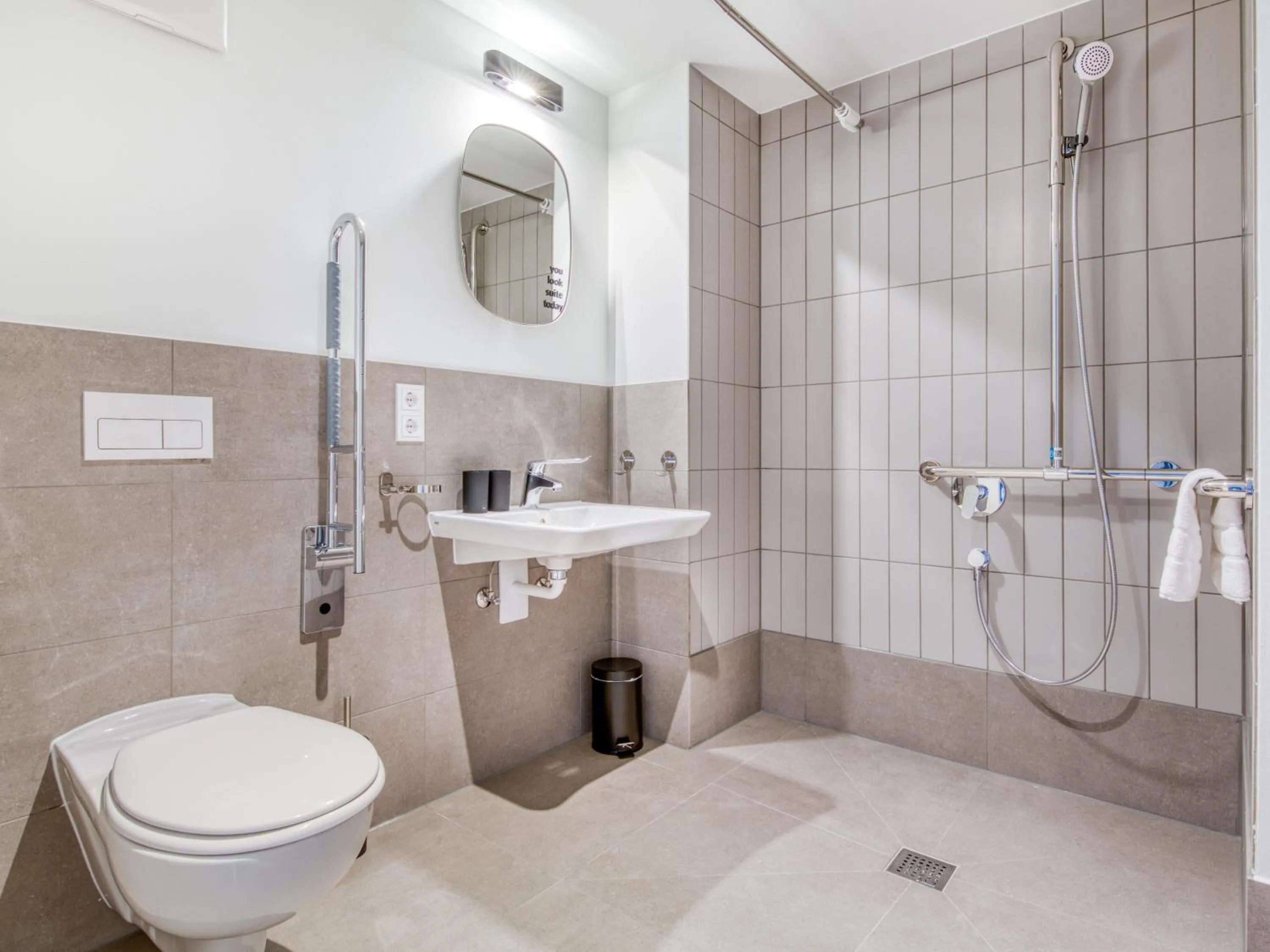 Shower in Limehome München