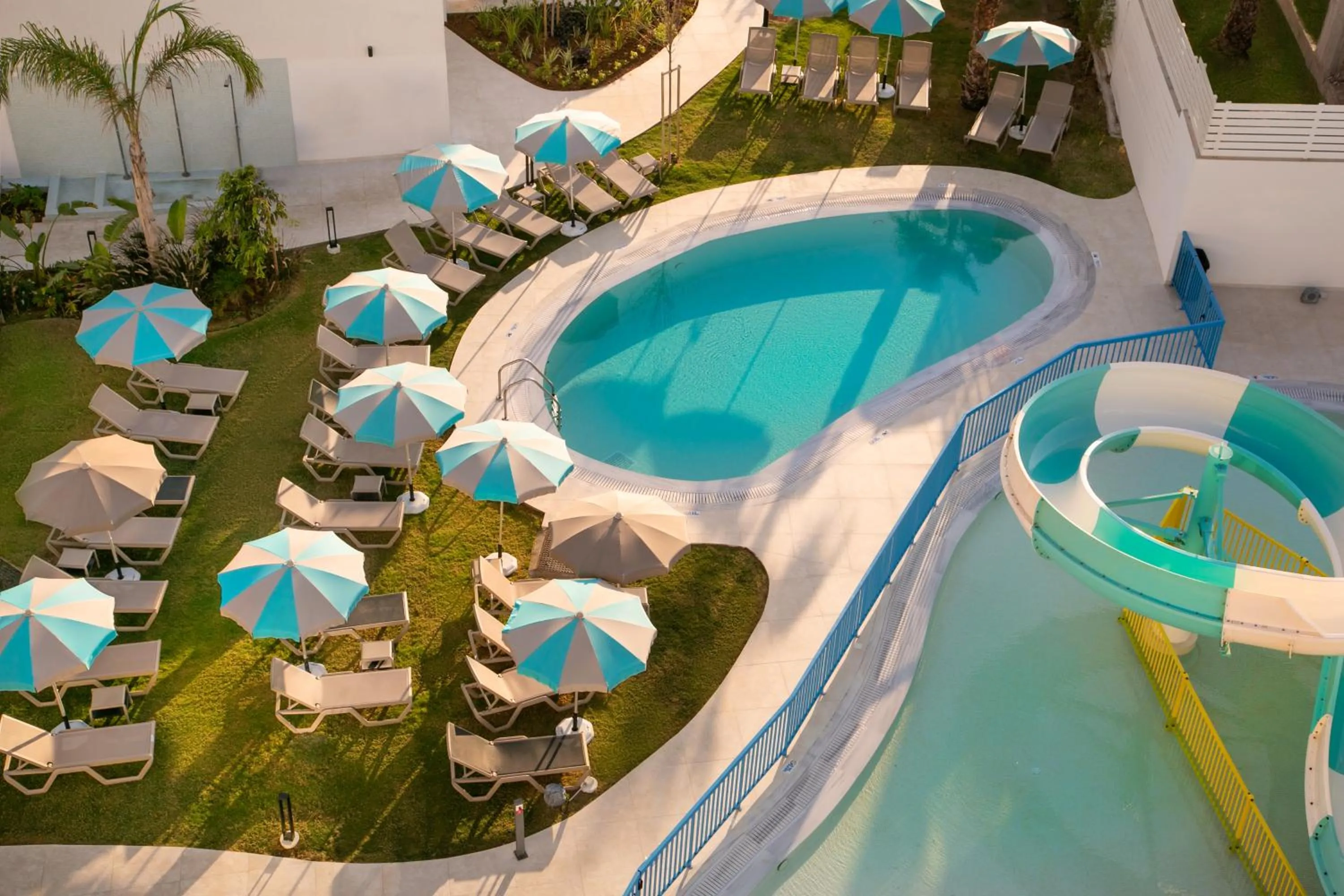 Swimming pool in Atlantica Aqua Blue