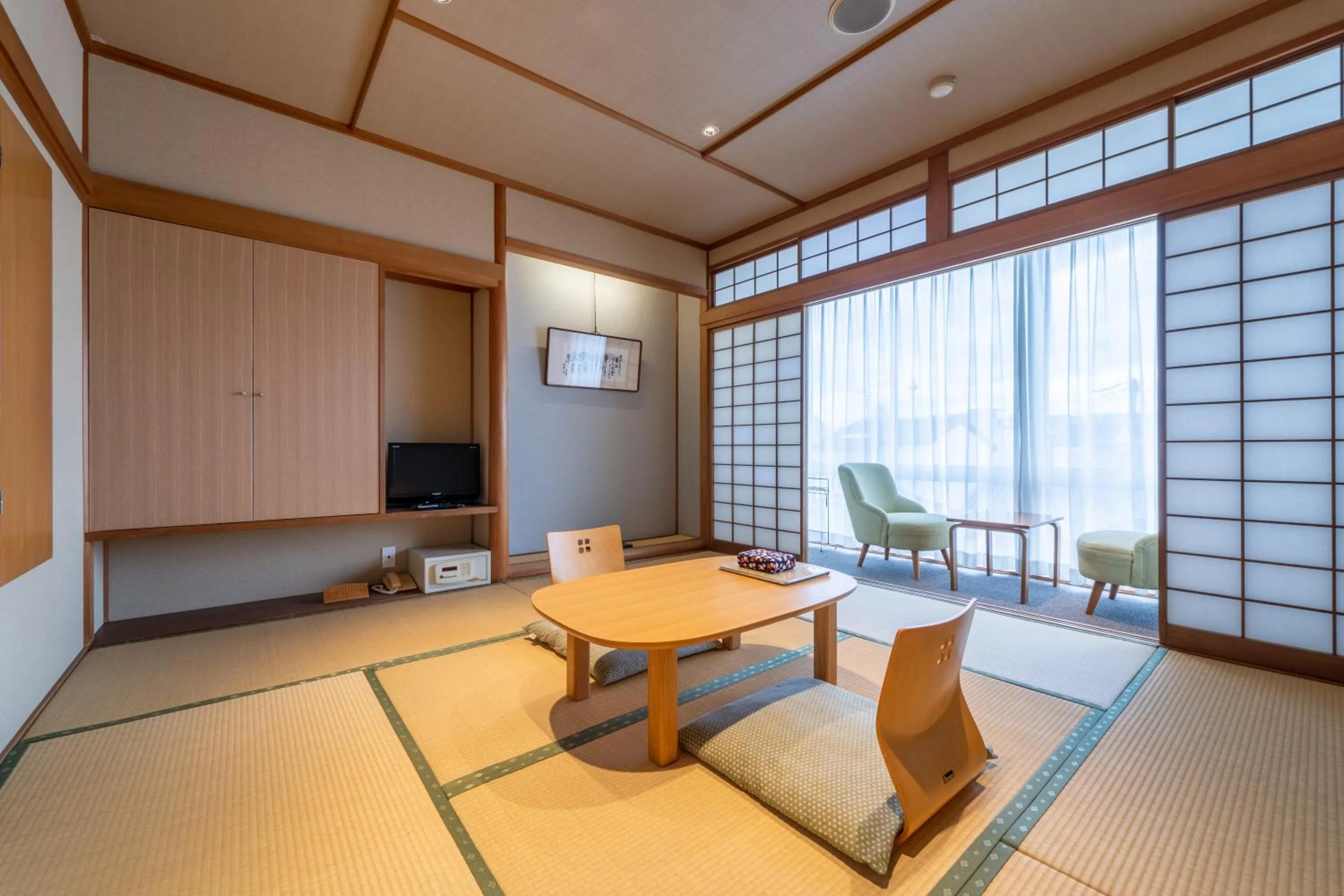 Photo of the whole room in Ryokan Ryokufuso