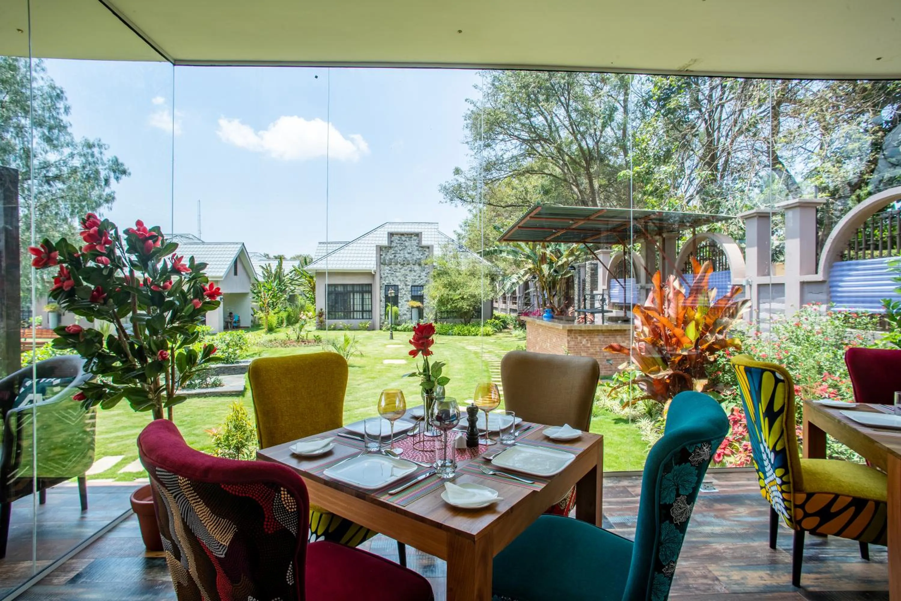 Restaurant/places to eat in Kinga Homes Boutique Hotel