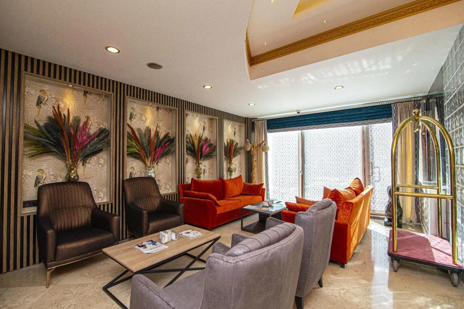 Lobby or reception in GRAND ANİ HOTEL