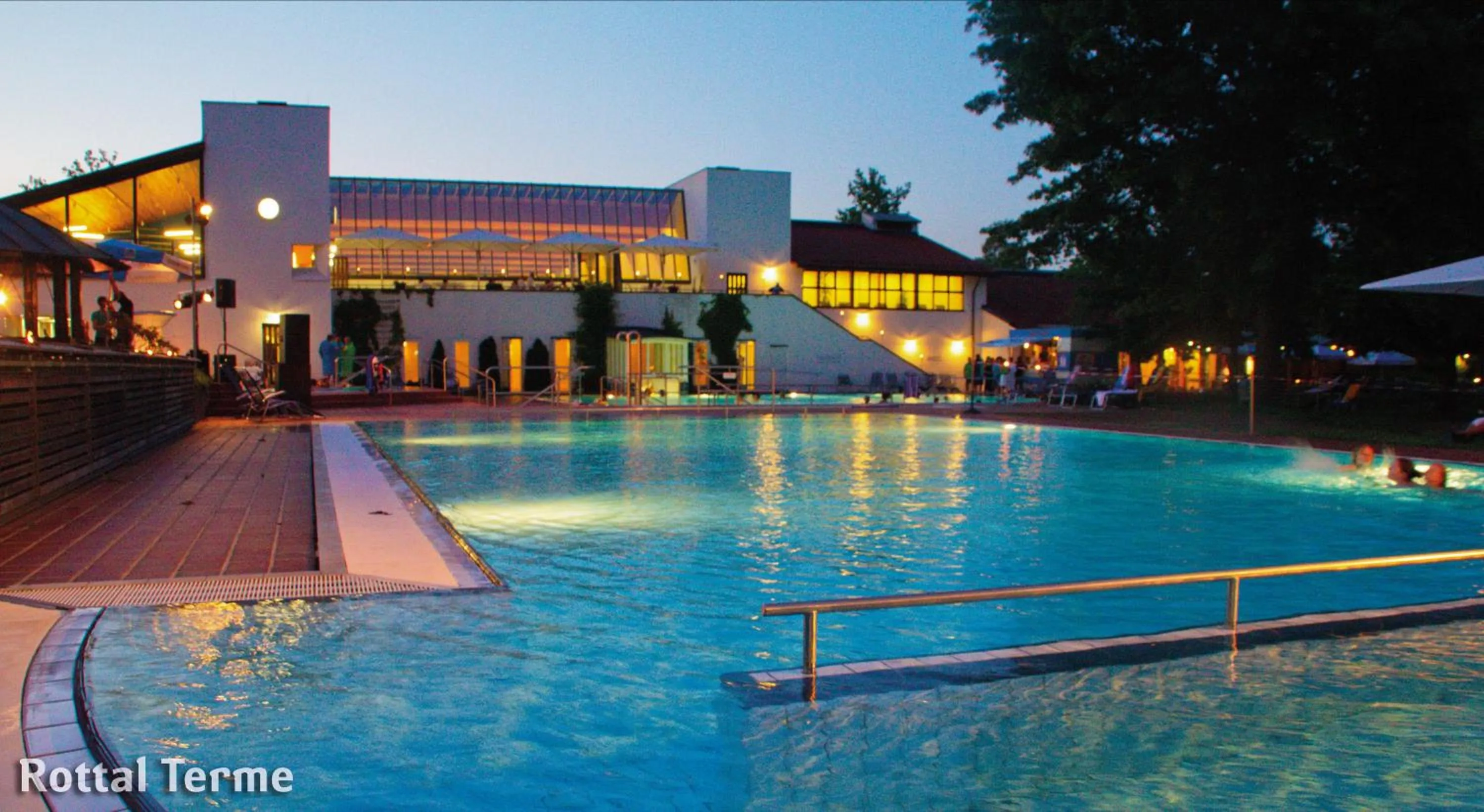 Swimming pool in Best Western Aparthotel Birnbachhöhe
