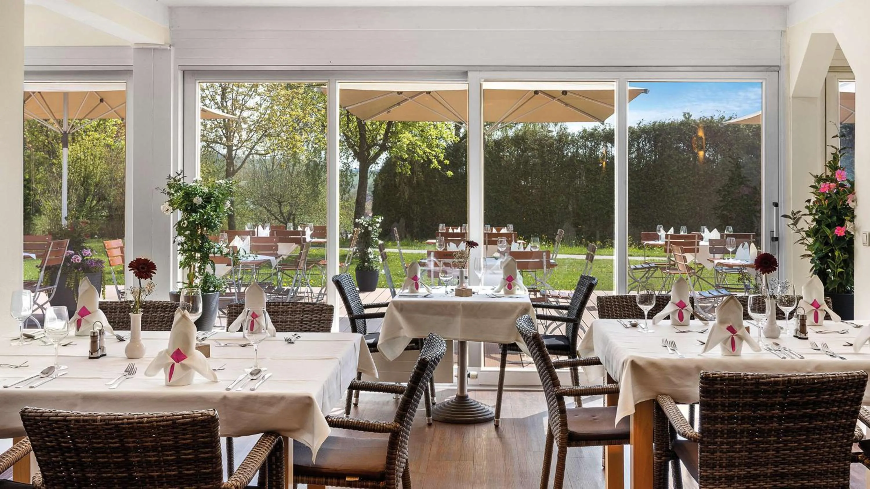 Restaurant/places to eat in Best Western Aparthotel Birnbachhöhe