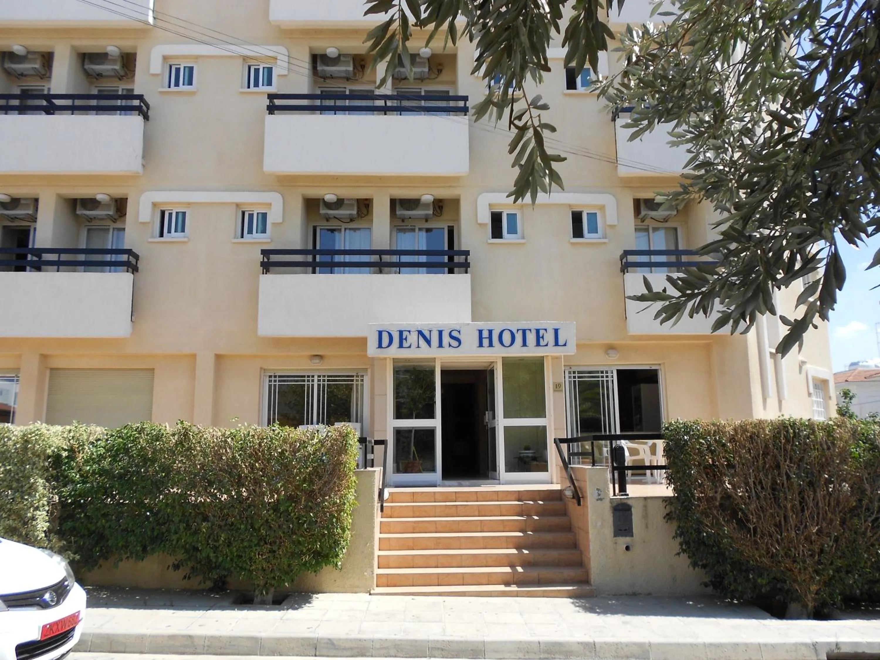 Facade/entrance in Denis Hotel