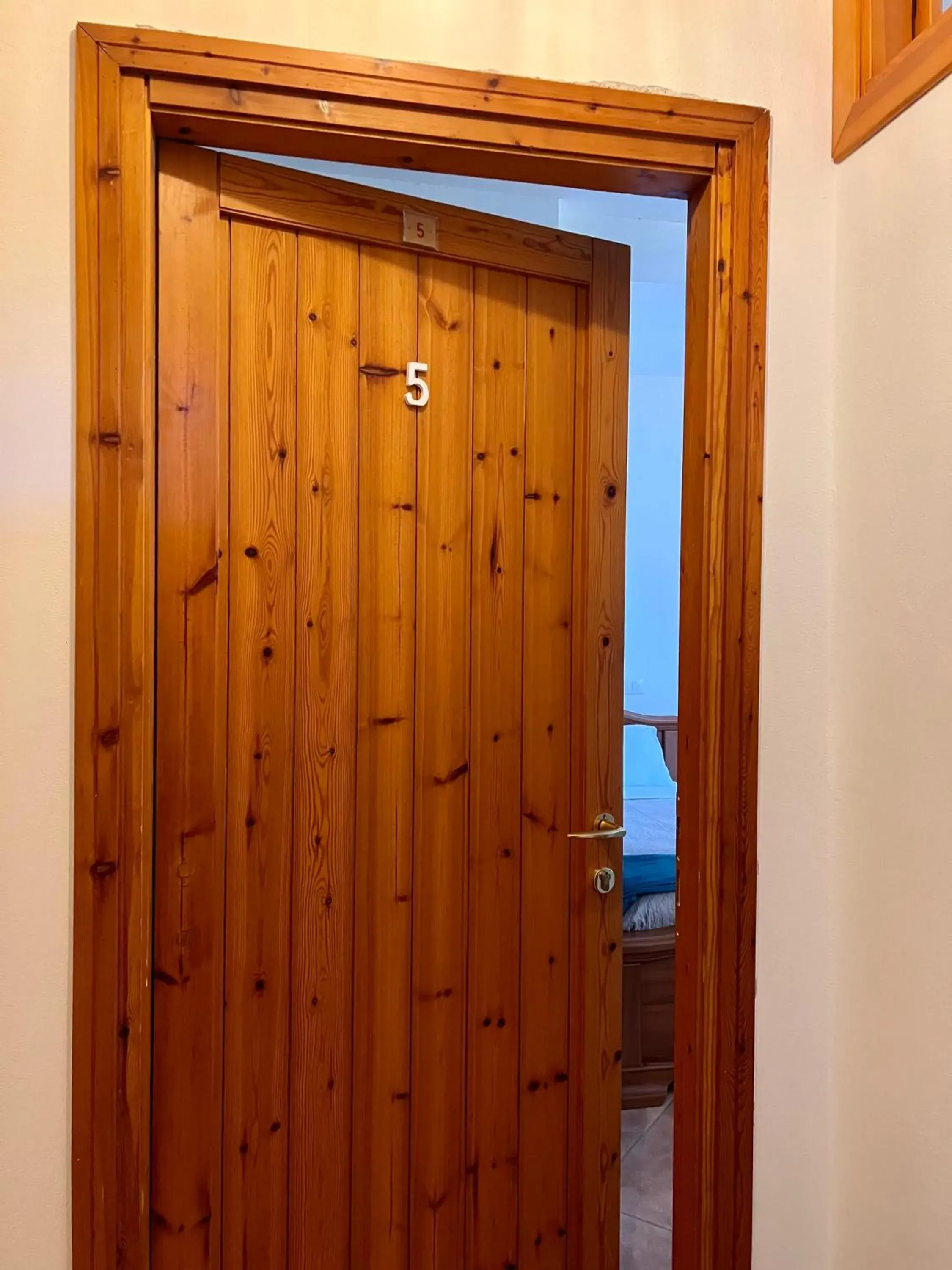 Triple Room with Private Bathroom in Affittacamere Santa Maria di Betlem Triple Room with Private Bathroom in Affittacamere Santa Maria di Betlem