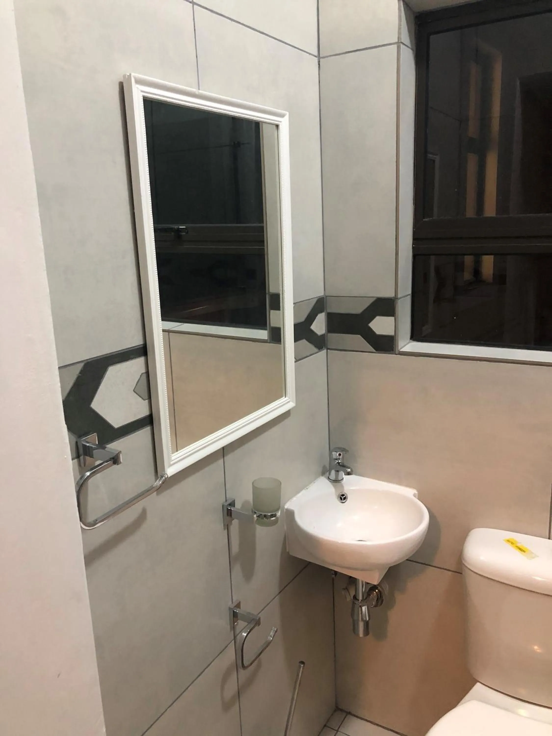 Bathroom in Seven Wonders B&B