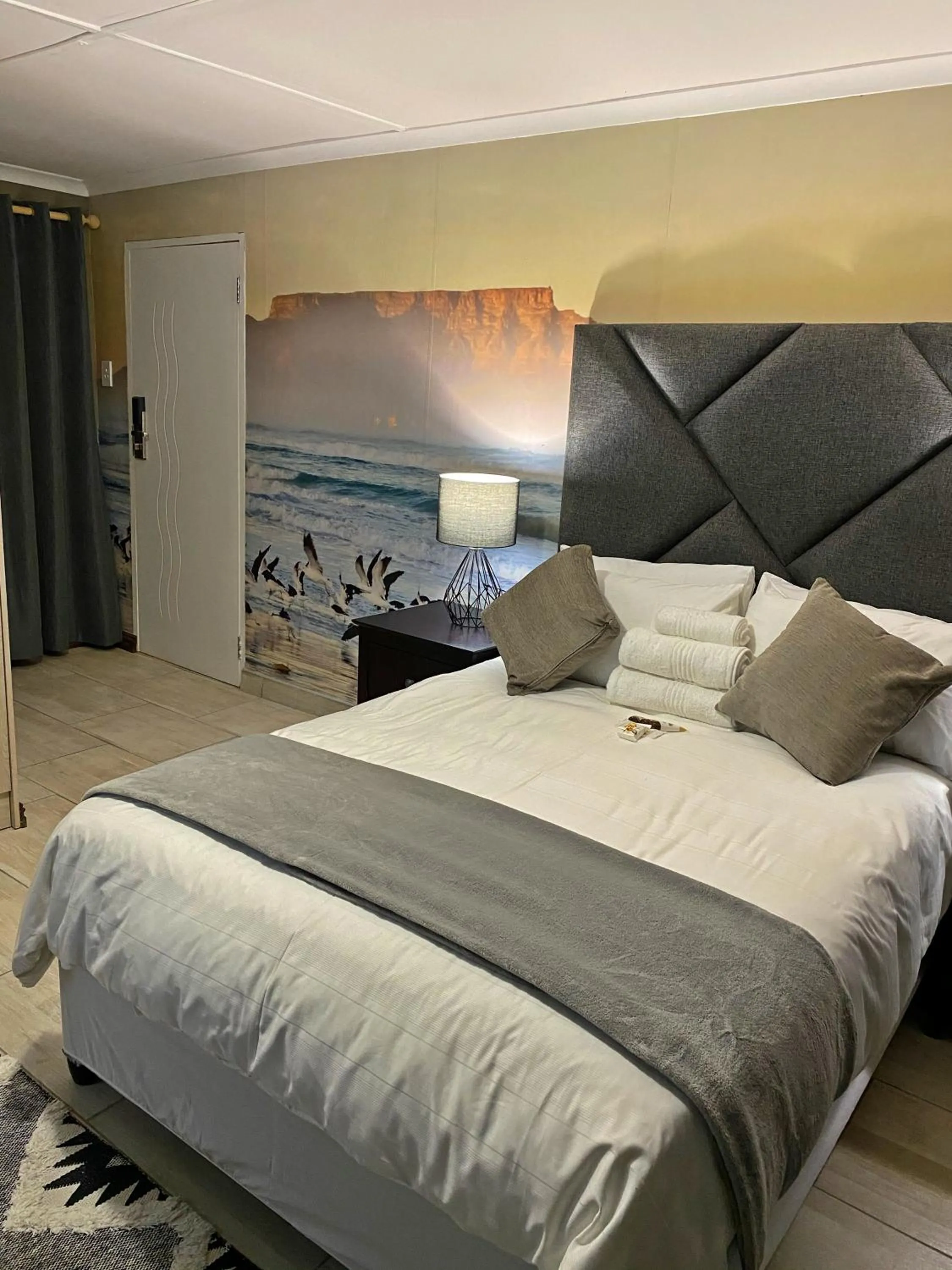 Bedroom, Bed in Seven Wonders B&B