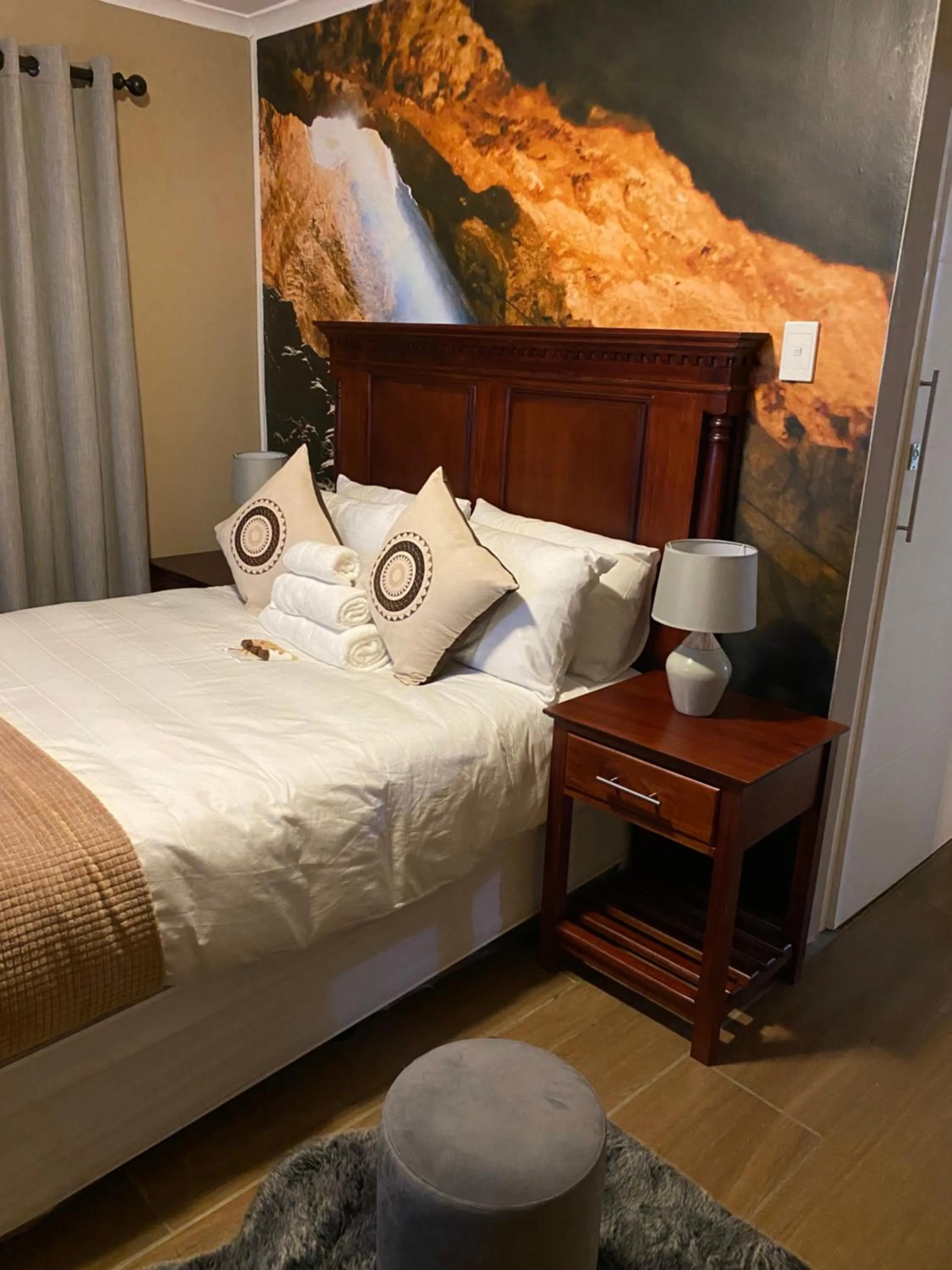 Bedroom, Bed in Seven Wonders B&B