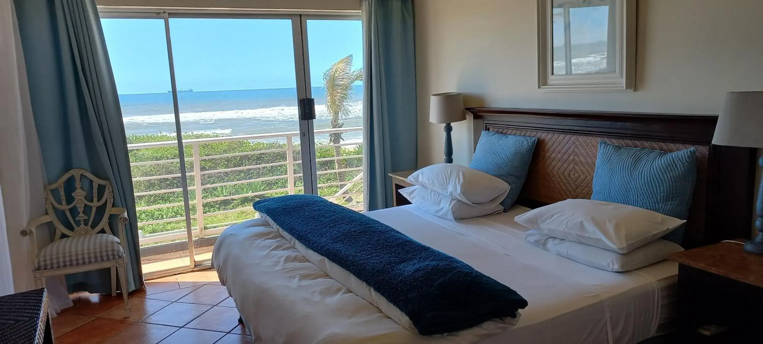 King Room with Sea View - single occupancy in Bentley on the Beach King Room with Sea View - single occupancy in Bentley on the Beach