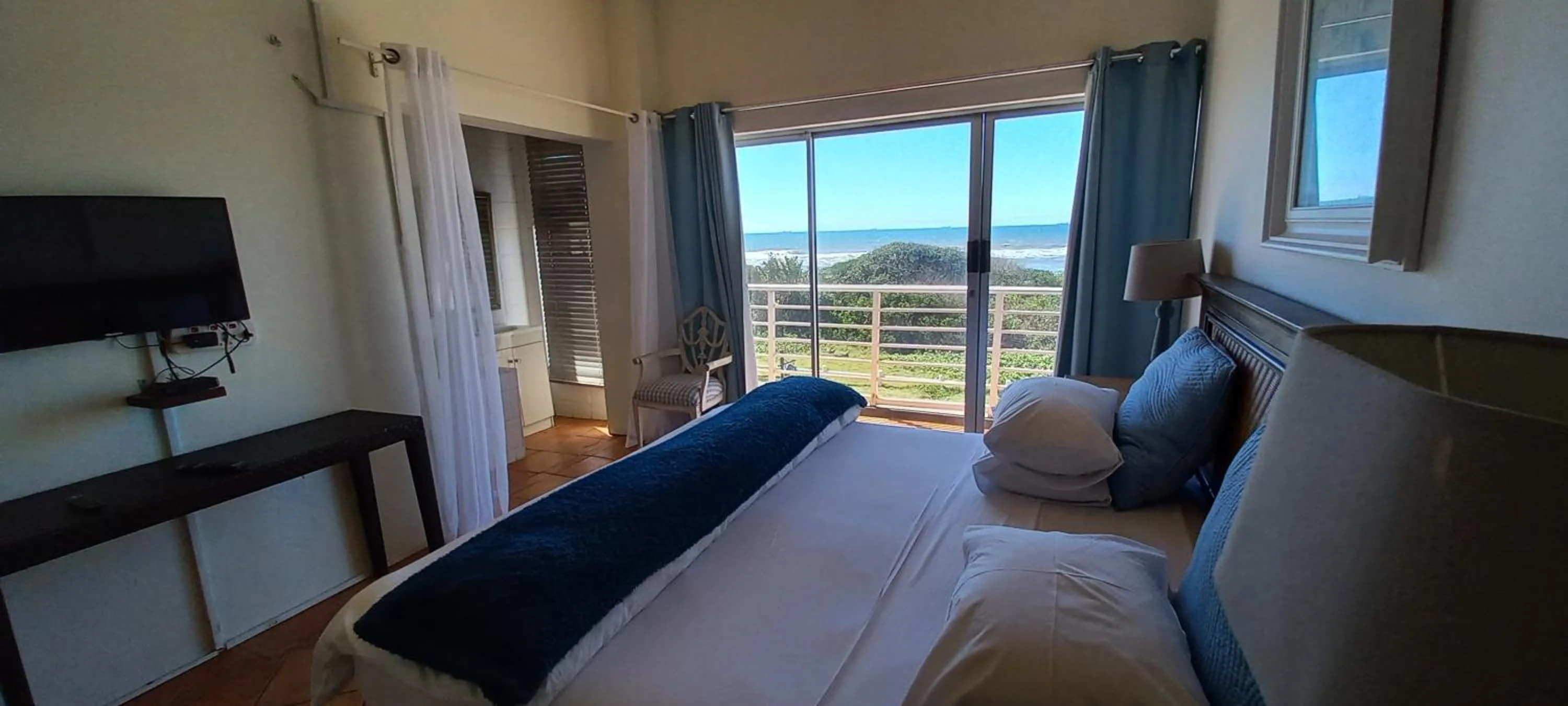 View (from property/room), Bed in Bentley on the Beach