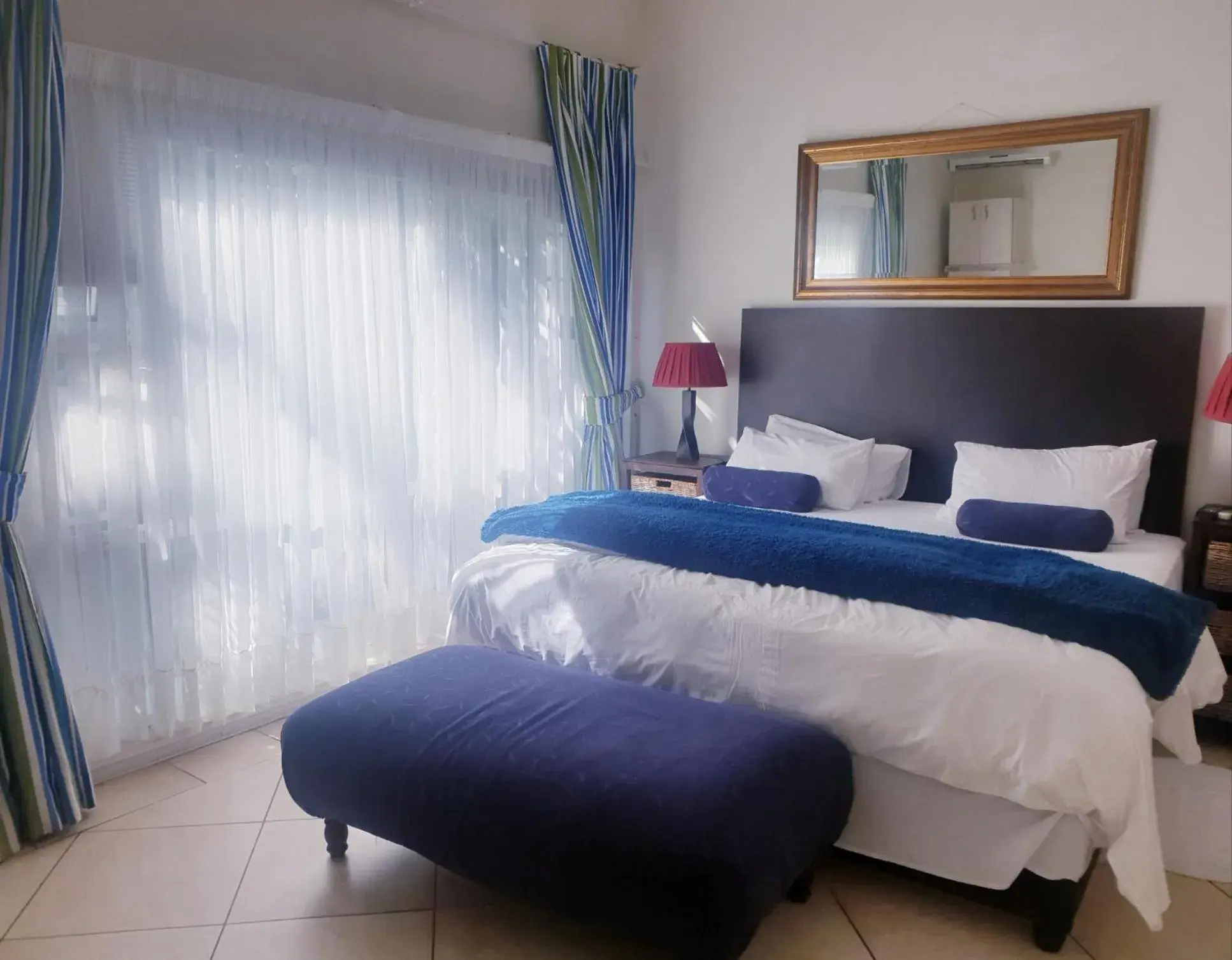 Standard King Room - single occupancy in Bentley on the Beach Standard King Room - single occupancy in Bentley on the Beach