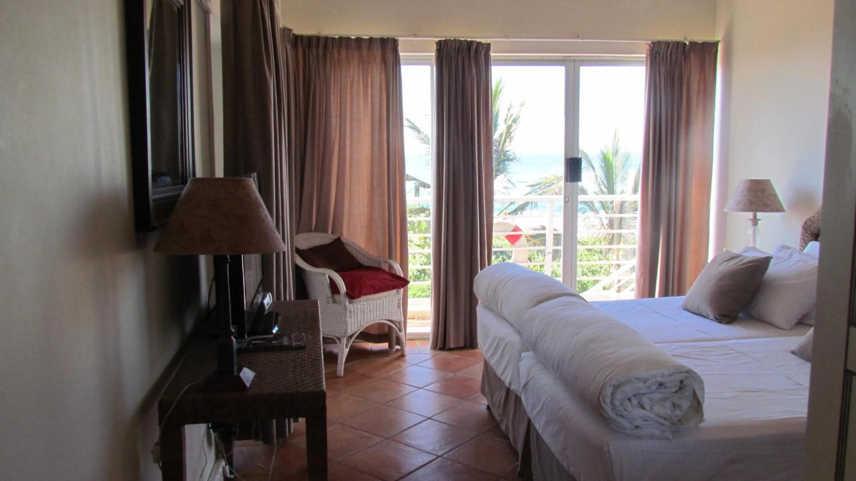 Bed in Bentley on the Beach