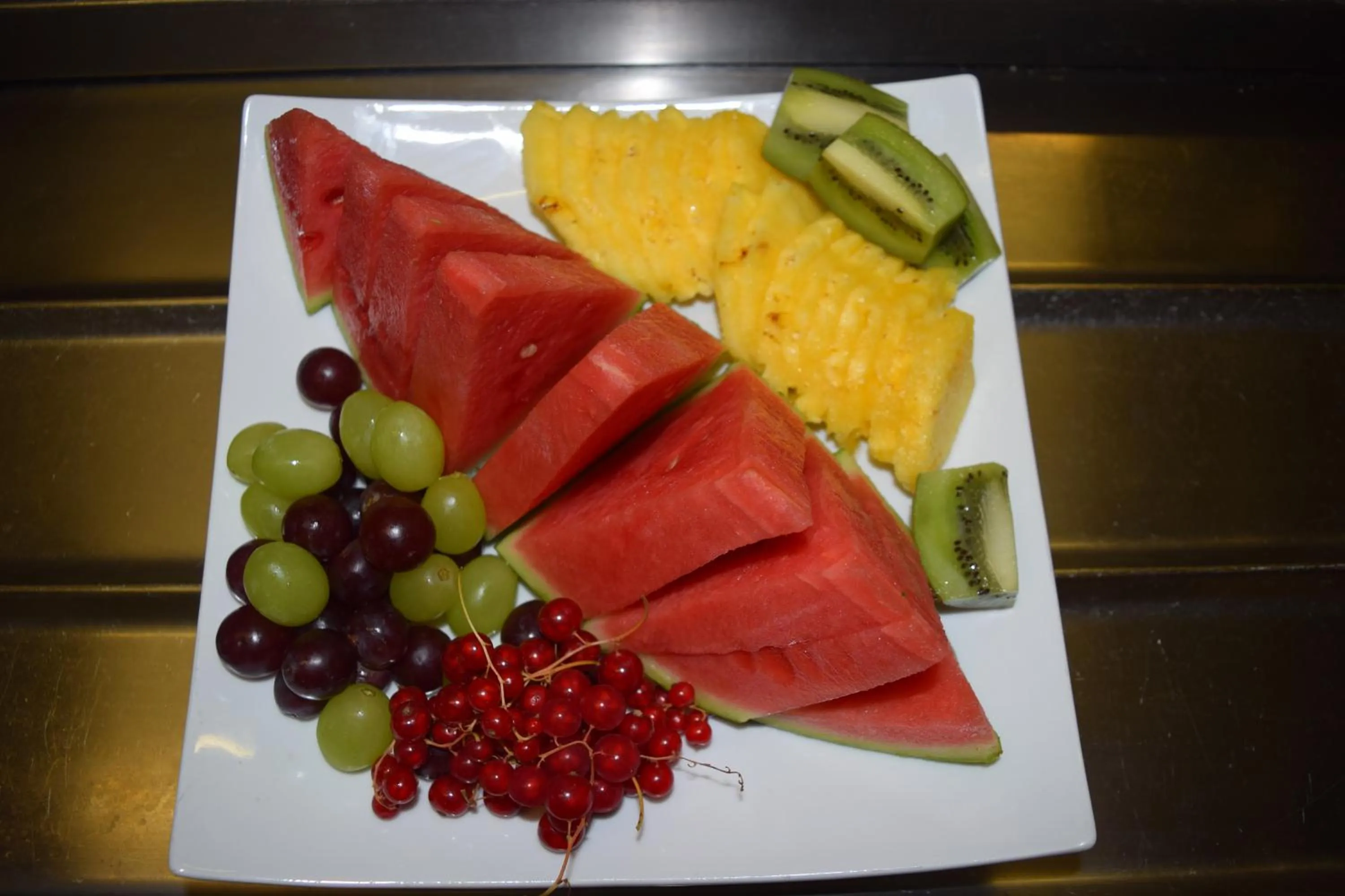 Restaurant/places to eat in Eden Hotel