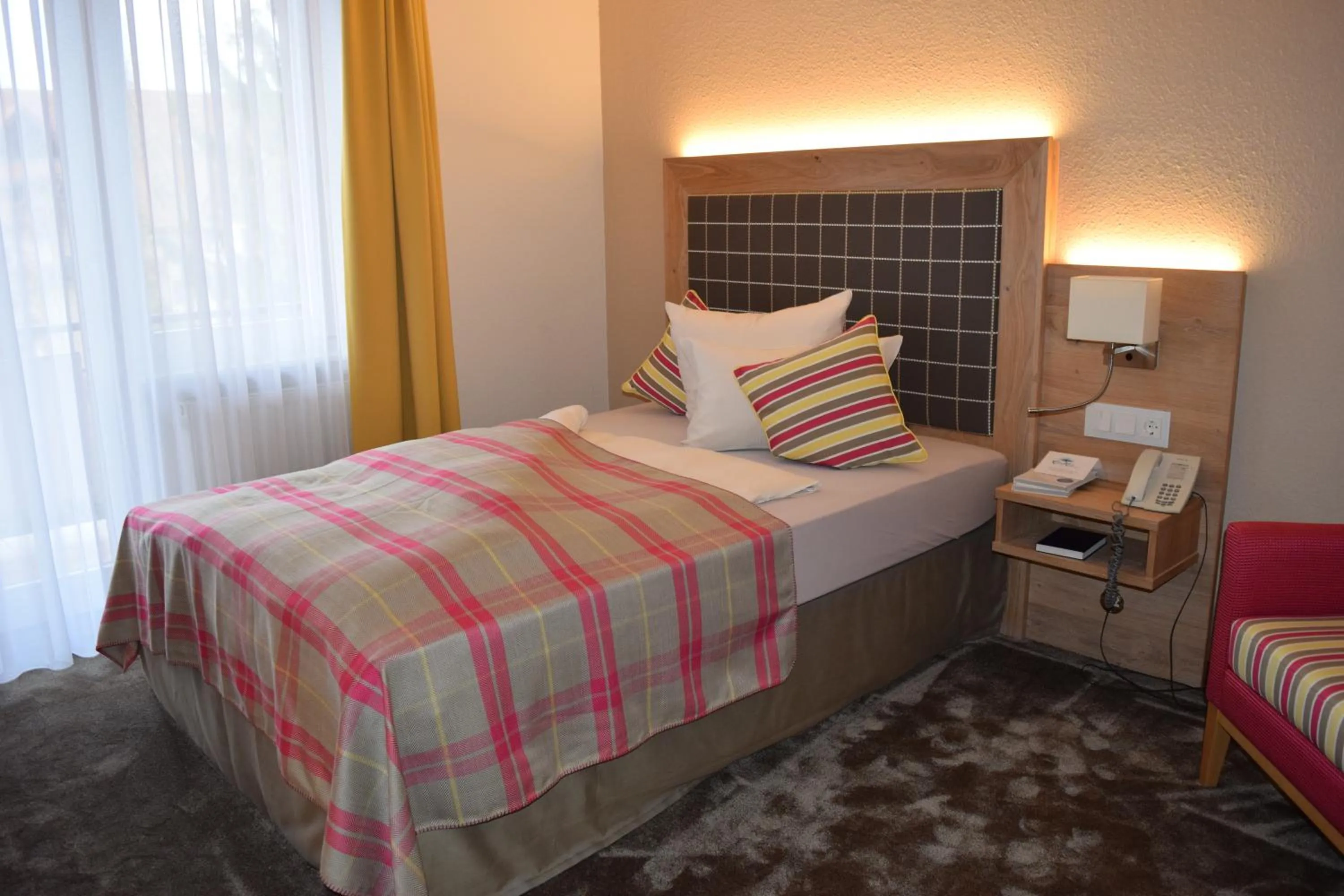 Bedroom, Bed in Eden Hotel