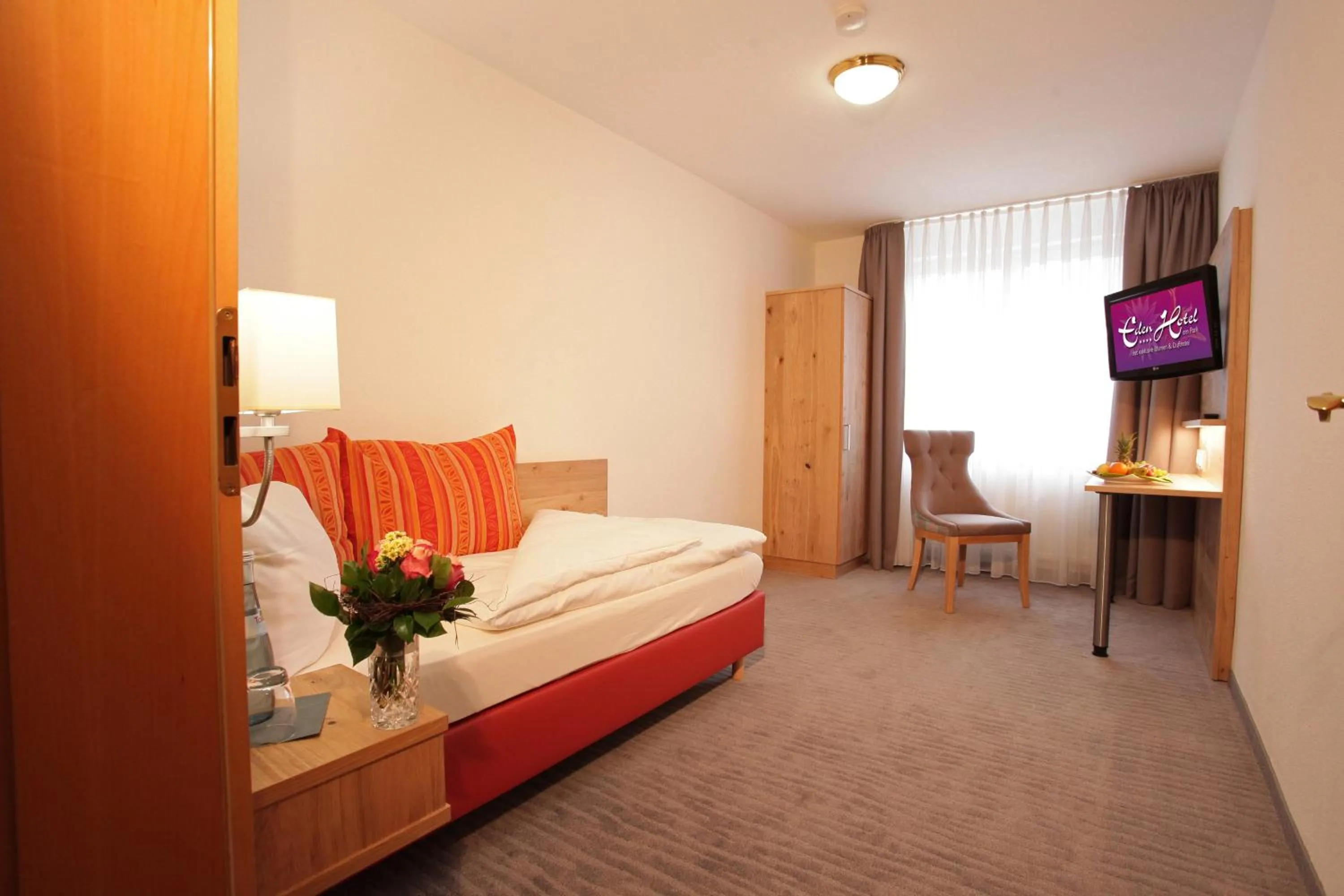 Photo of the whole room, Bed in Eden Hotel