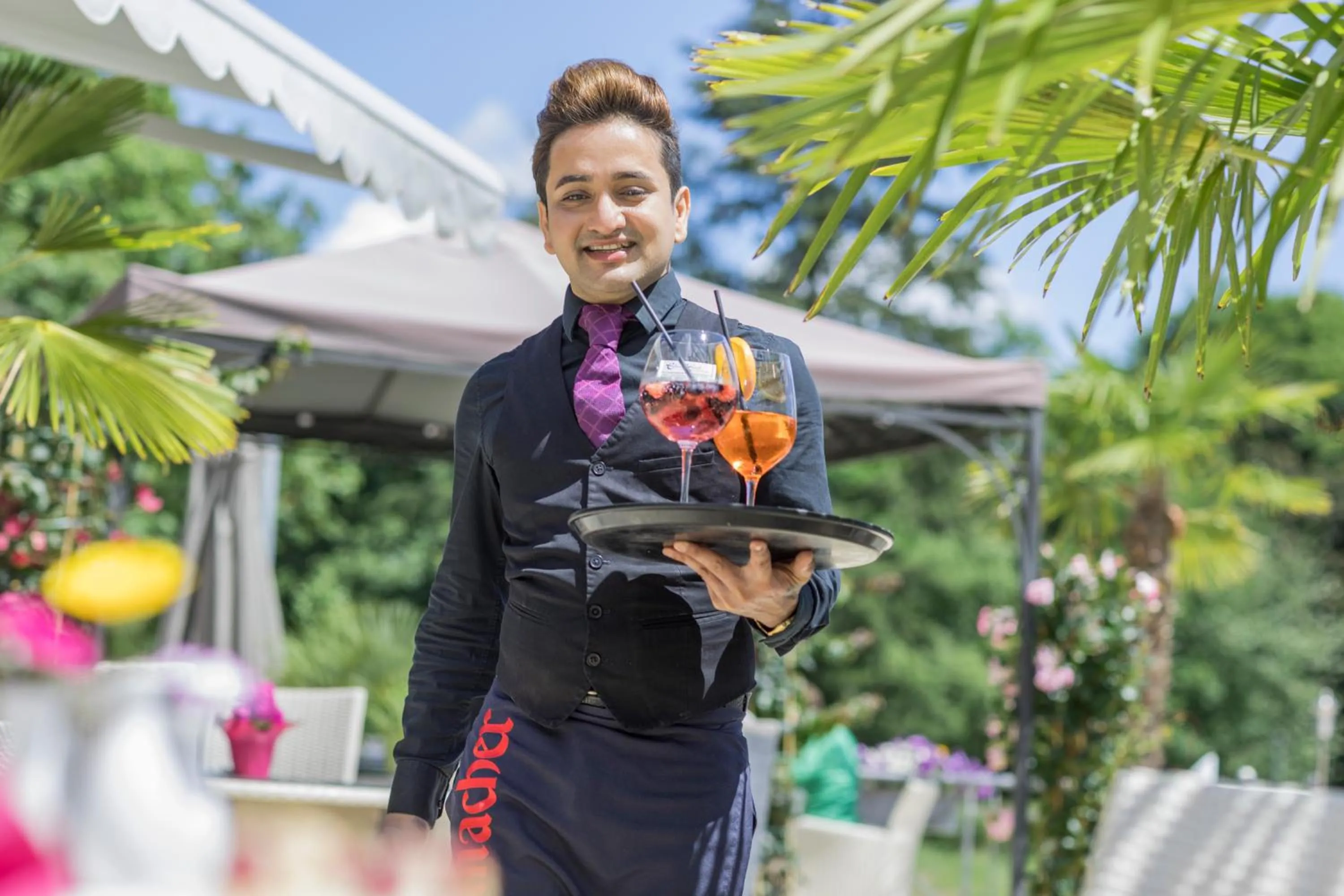 Restaurant/places to eat in Eden Hotel