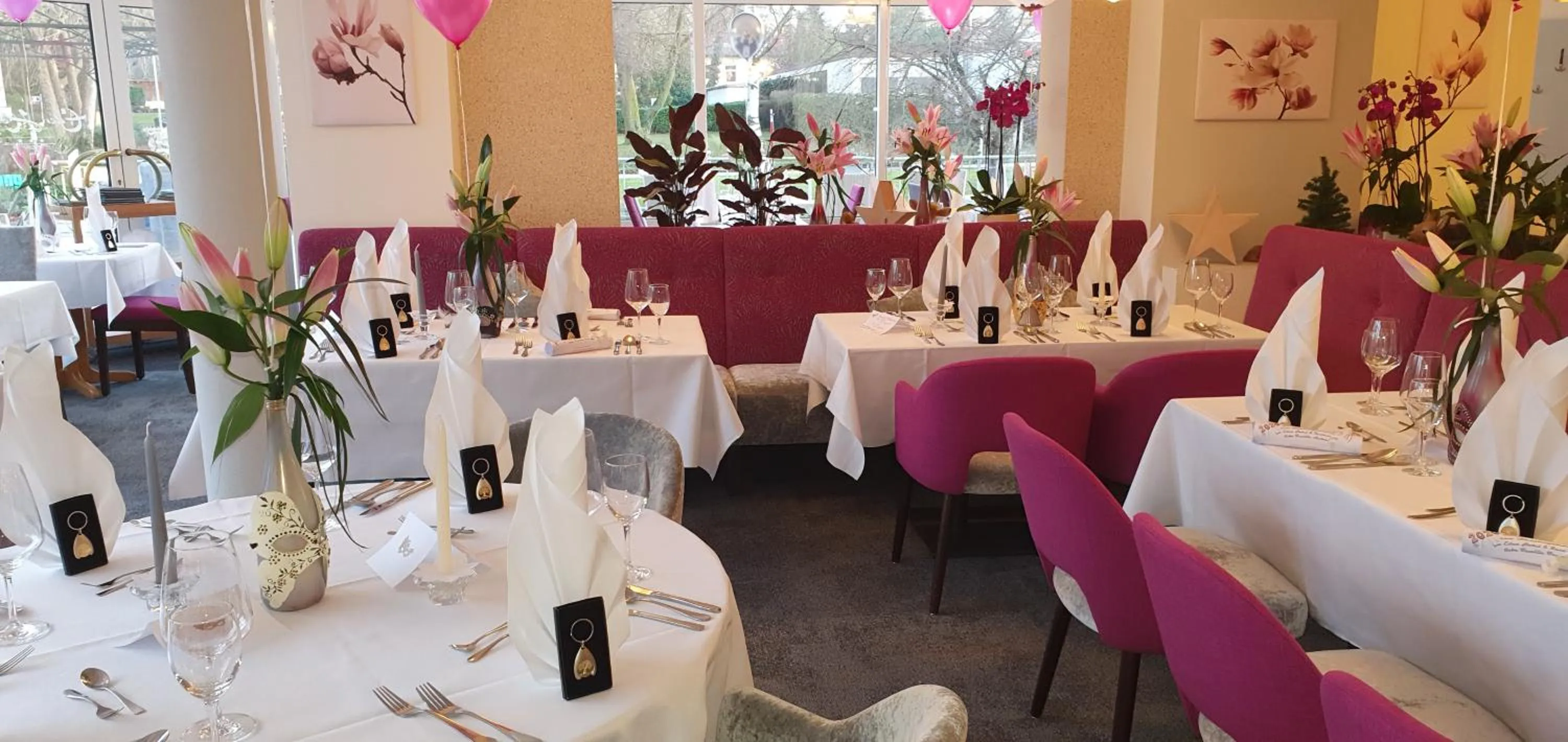 Restaurant/places to eat in Eden Hotel