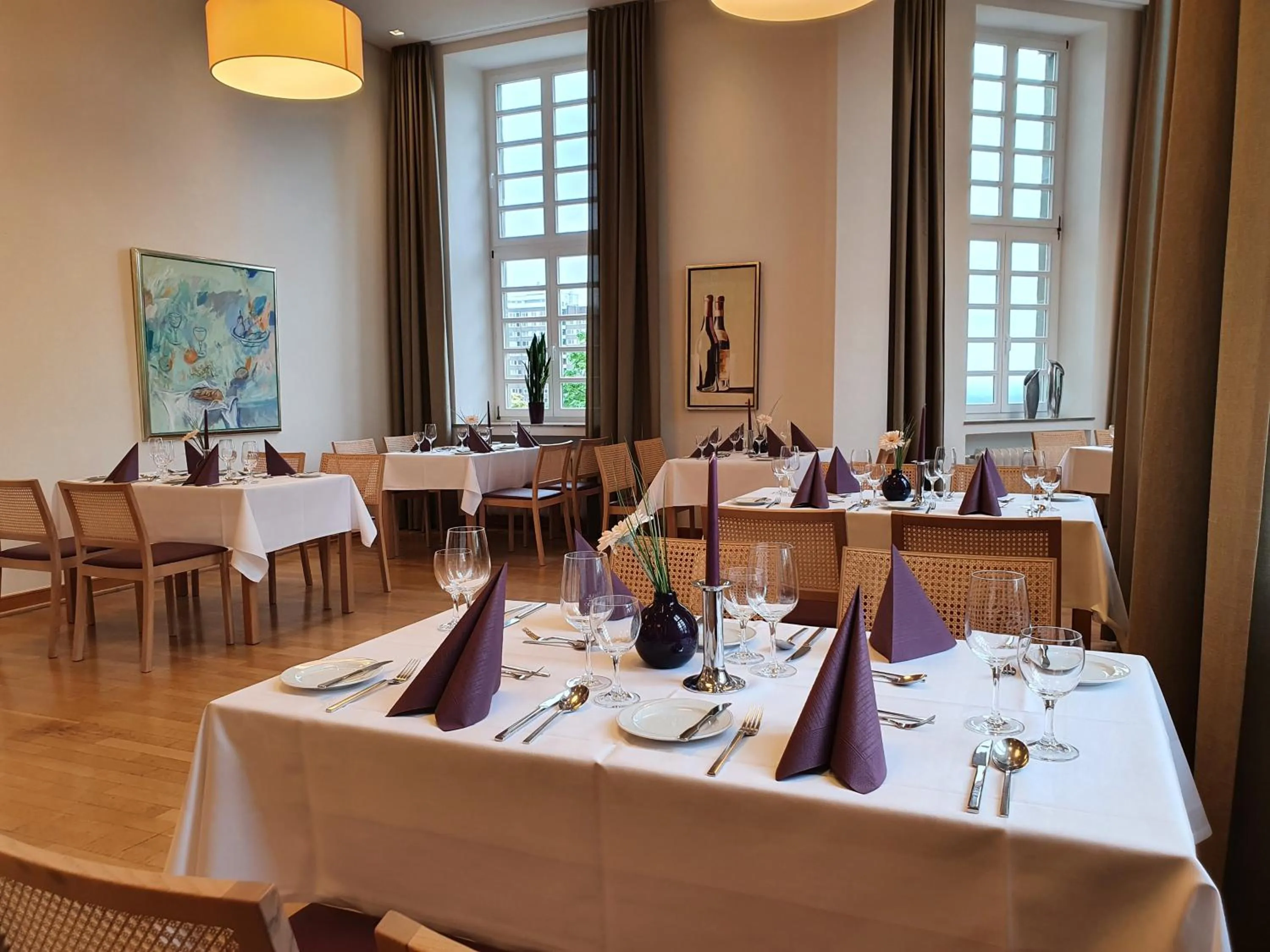 Restaurant/places to eat in Kardinal Schulte Haus