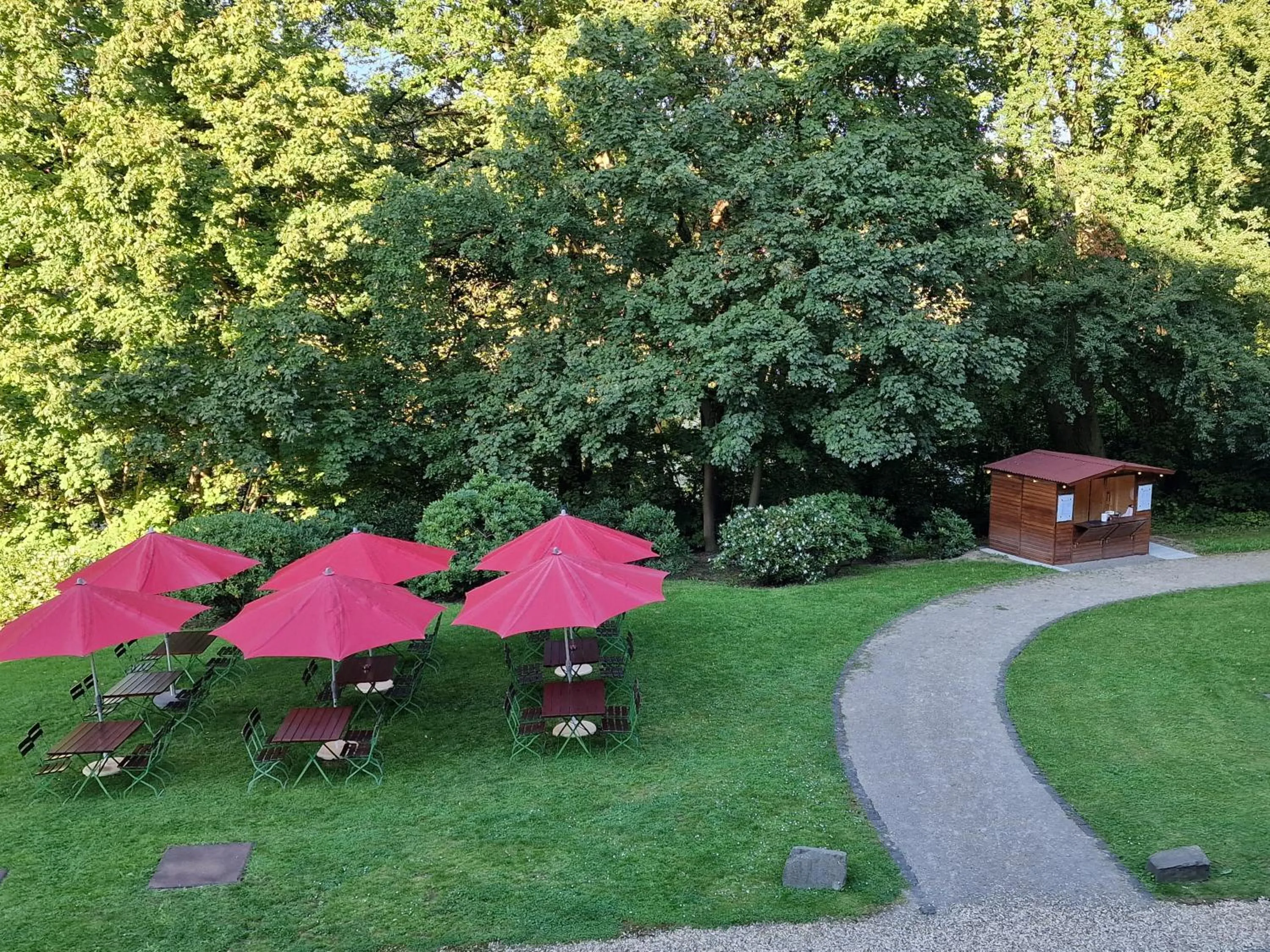 Restaurant/places to eat in Kardinal Schulte Haus