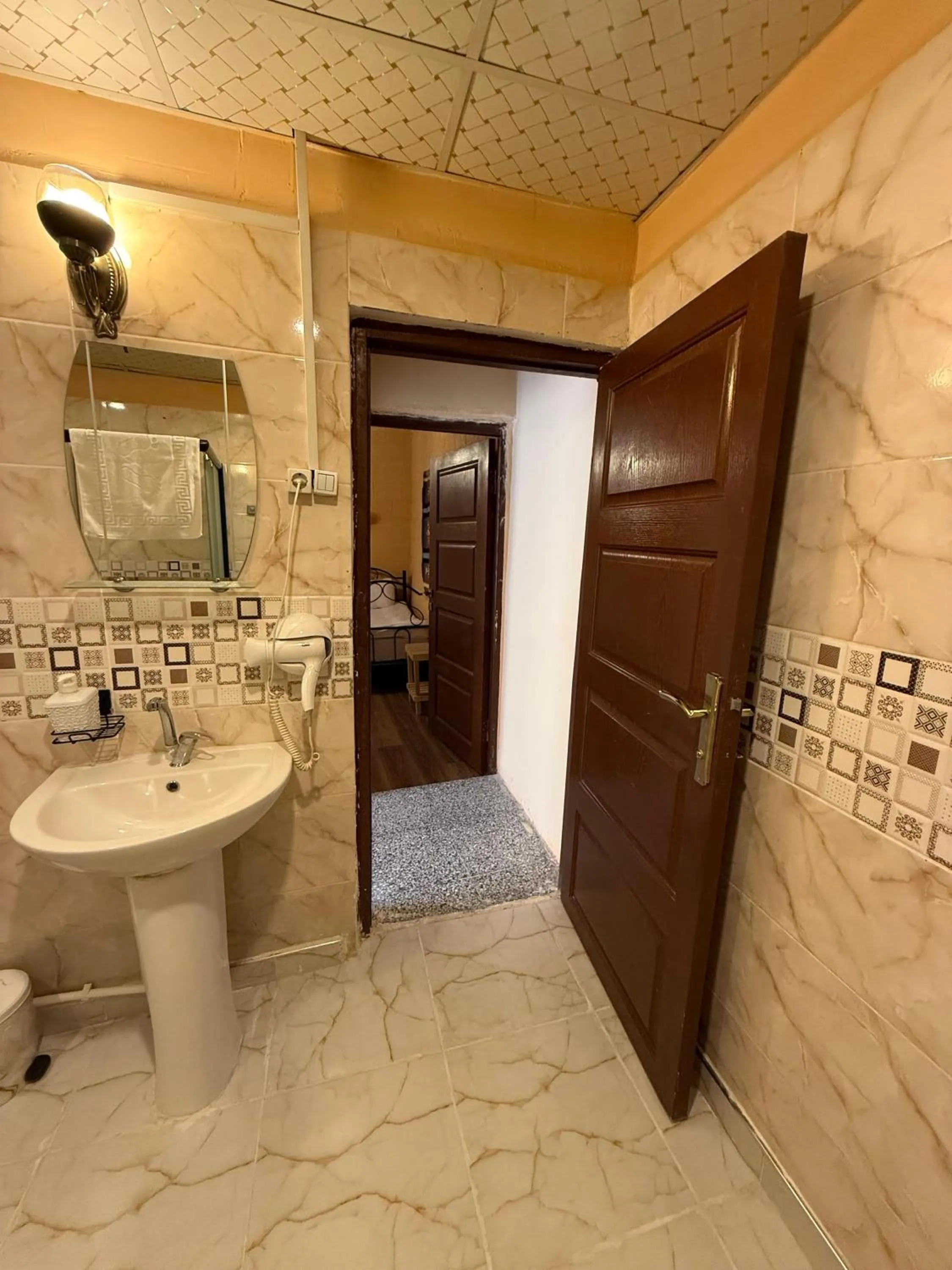 Toilet in Şirvani Konağı