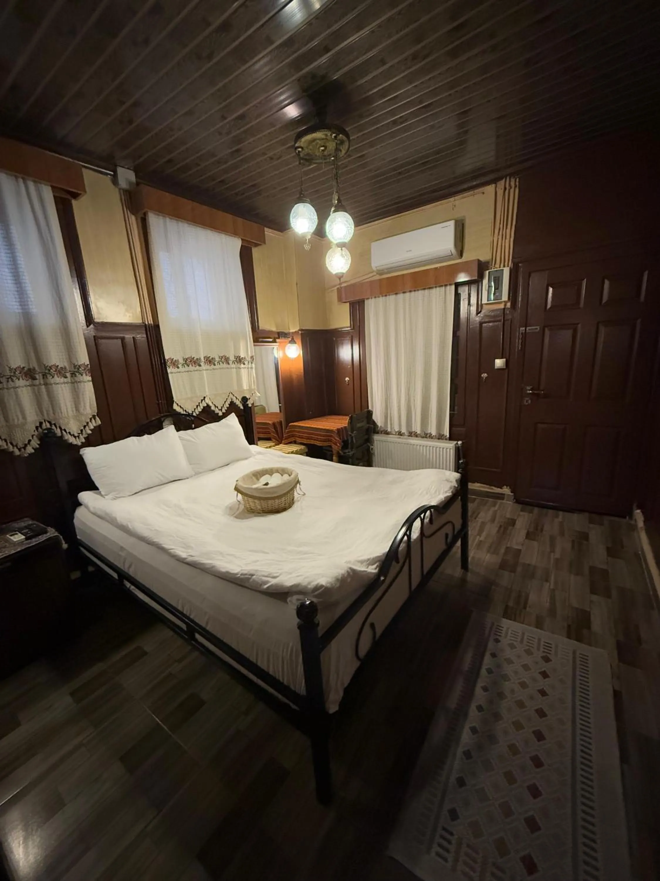 Bed in Şirvani Konağı