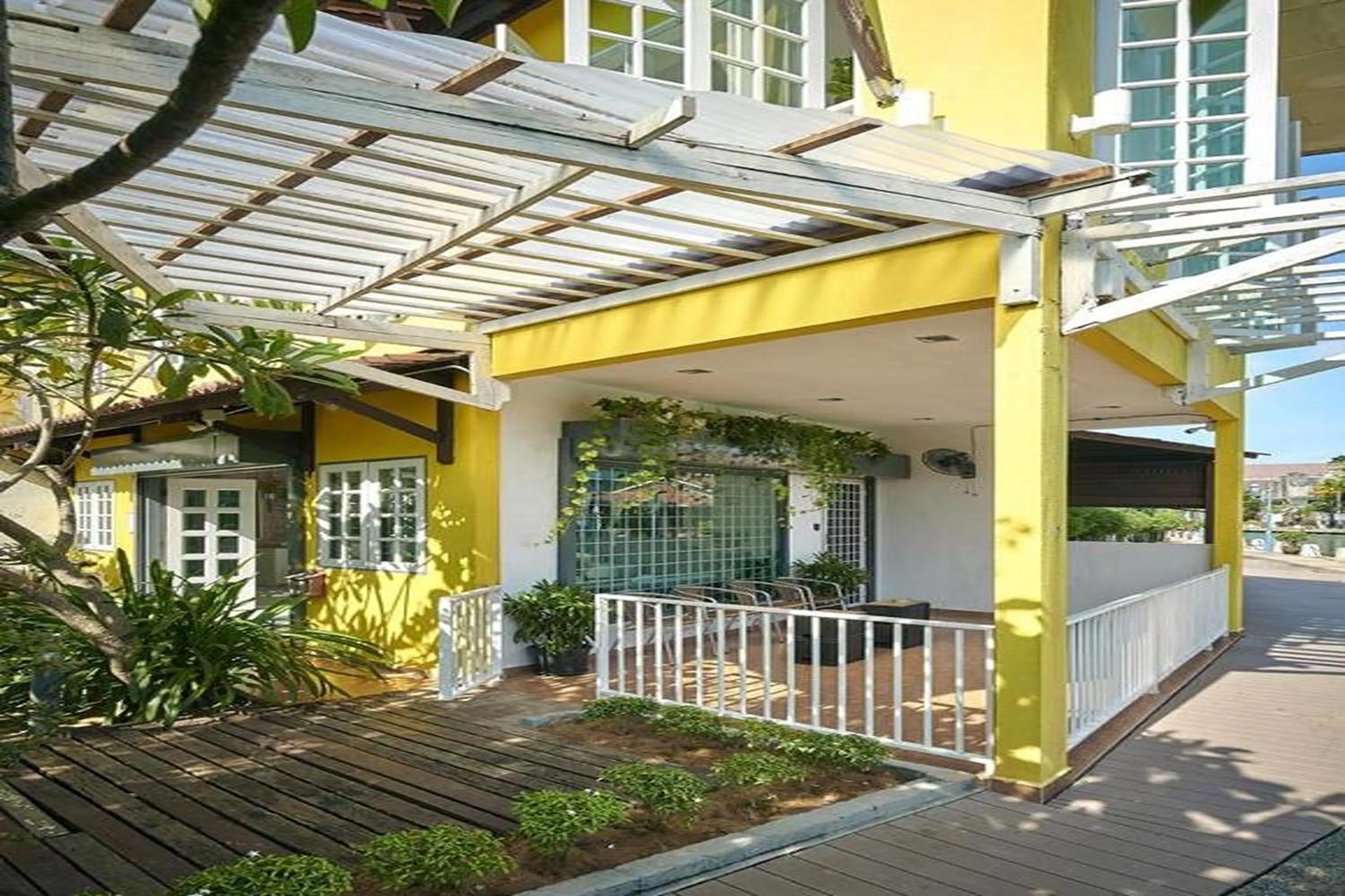 Property building in Sleepy Nomad Hostel