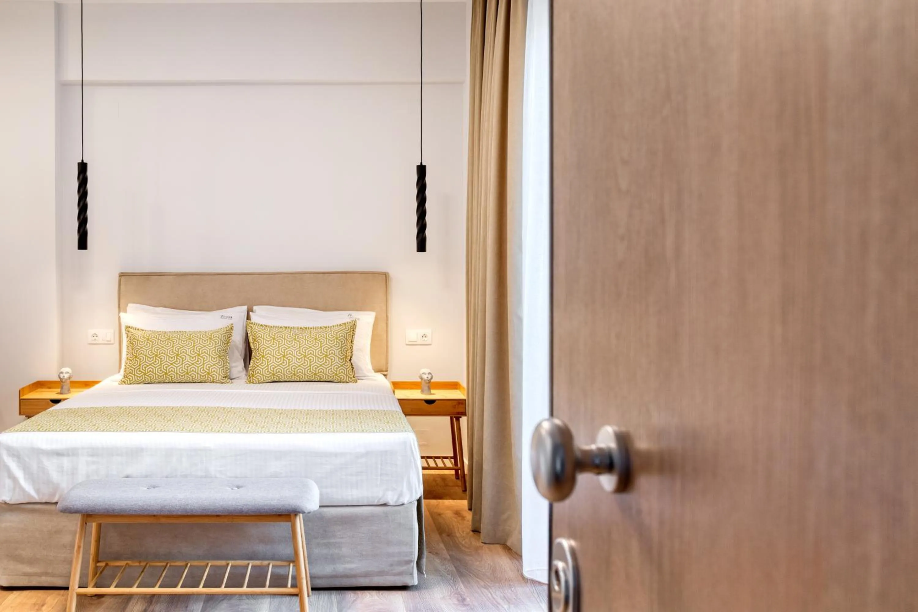 Bedroom, Bed in δ193