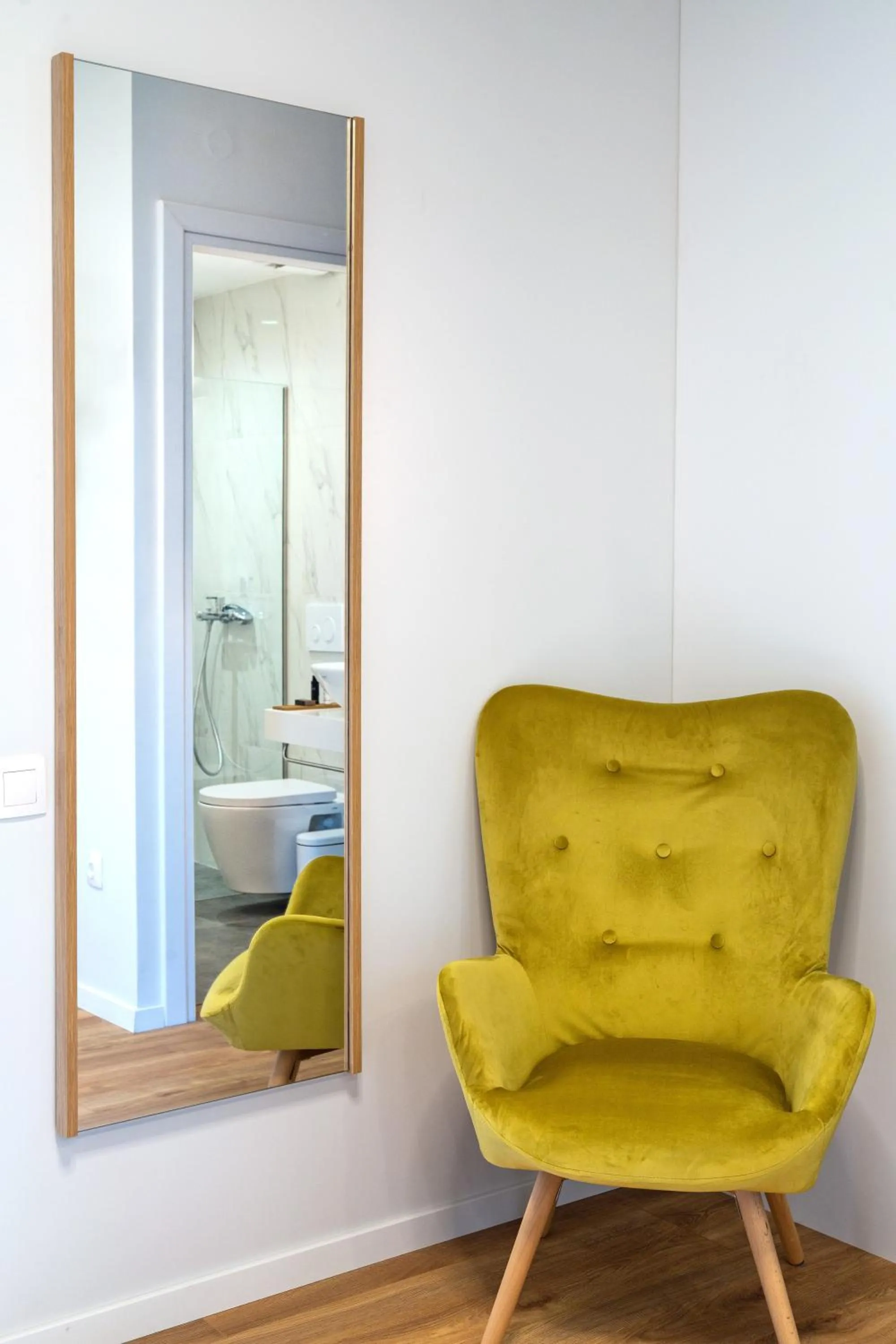 Photo of the whole room in δ193