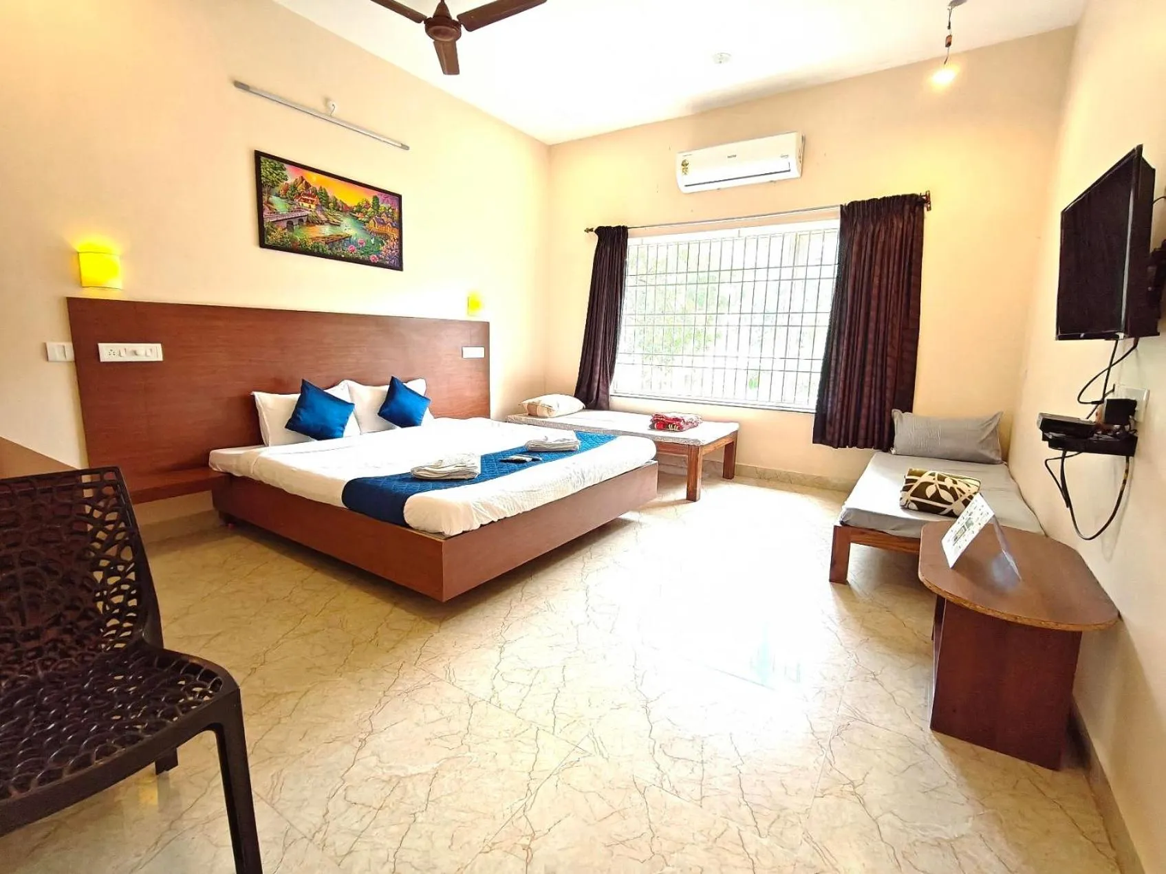 TV and multimedia, Bed in PV Resort - Auro Beach