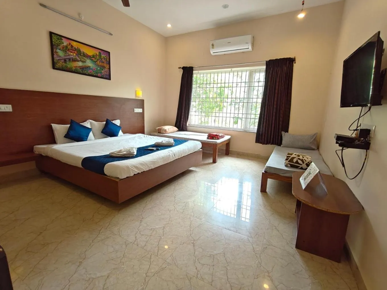 TV and multimedia, Bed in PV Resort - Auro Beach