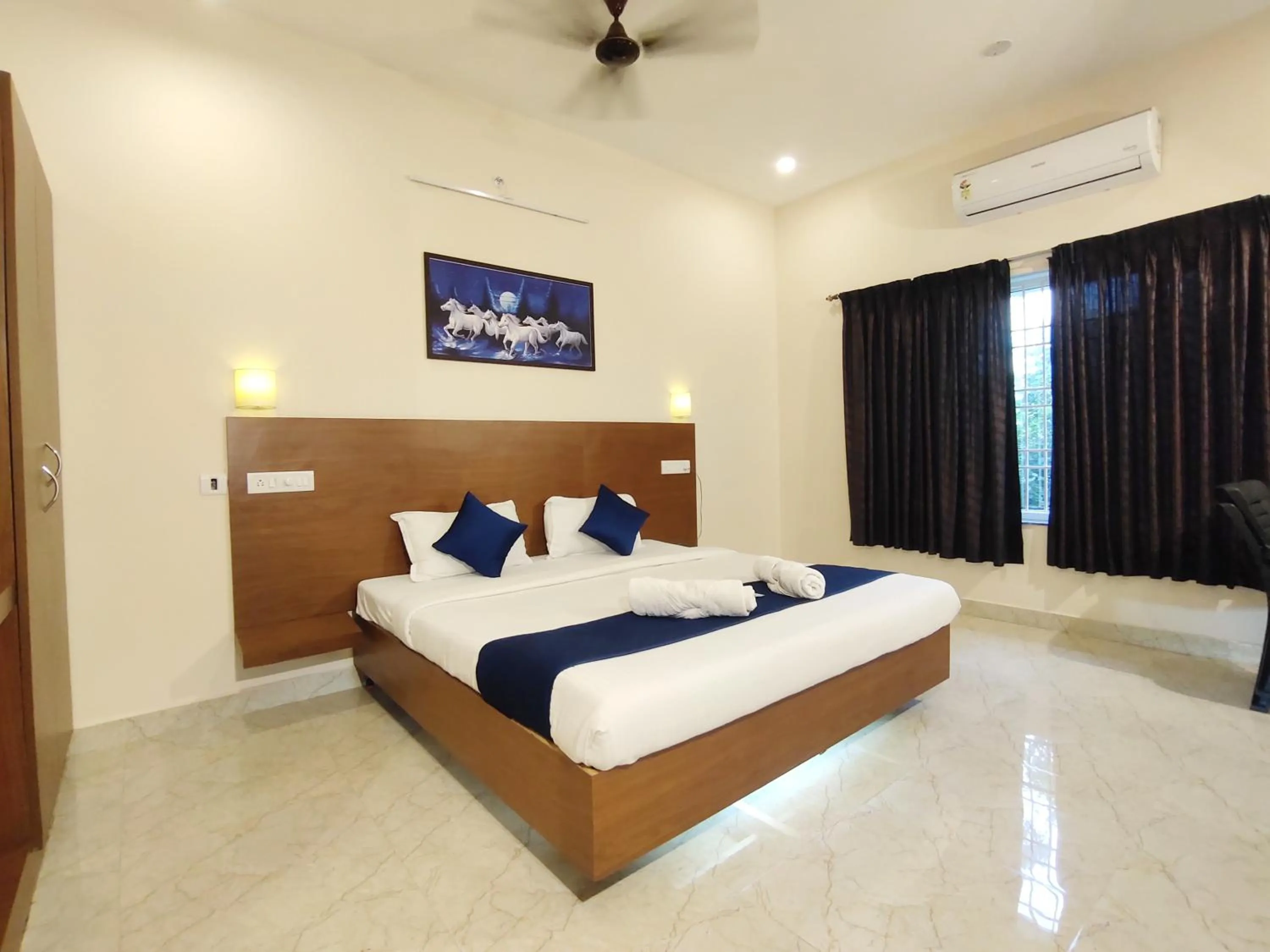 Bed in PV Resort - Auro Beach