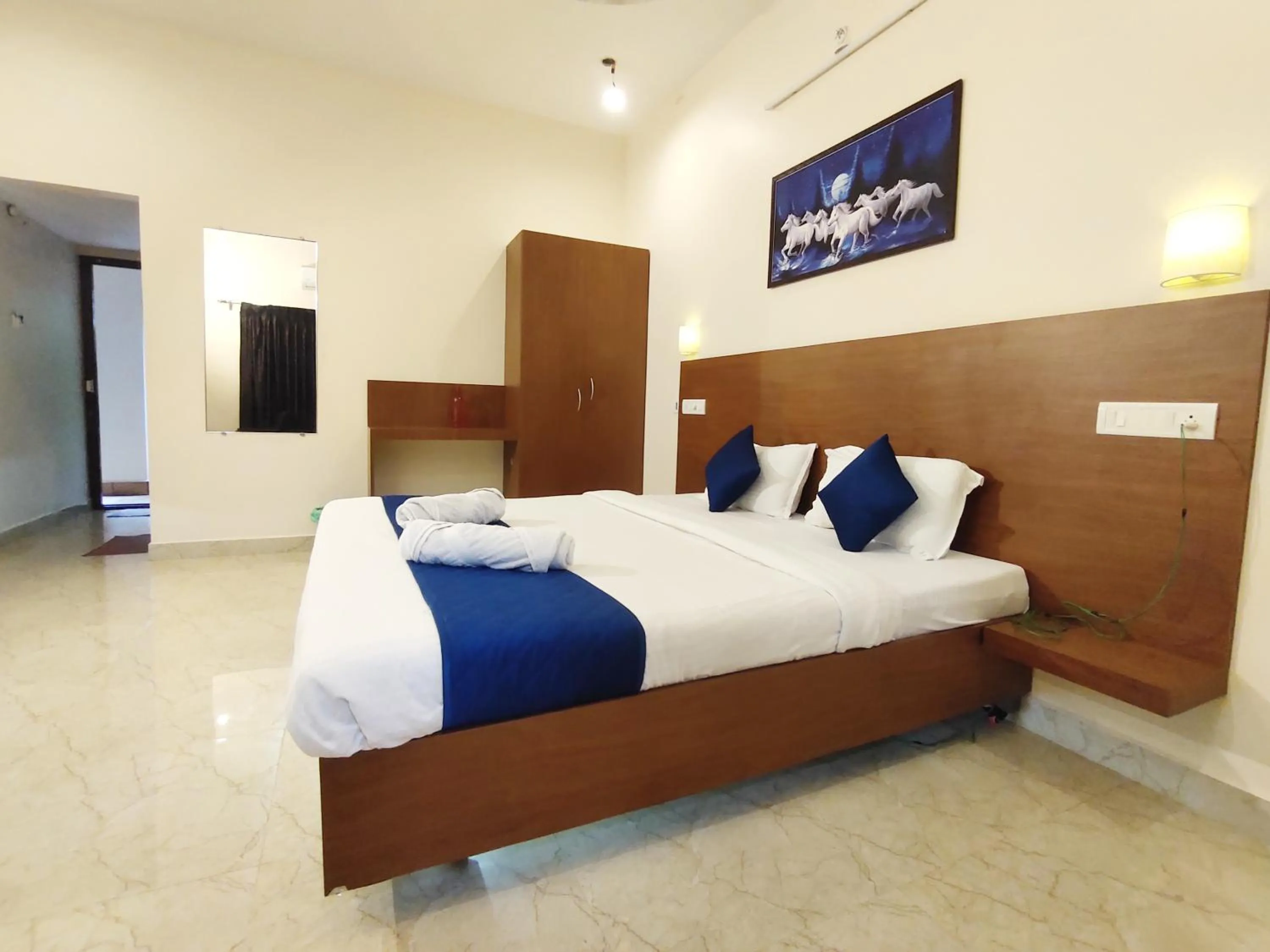 Photo of the whole room, Bed in PV Resort - Auro Beach